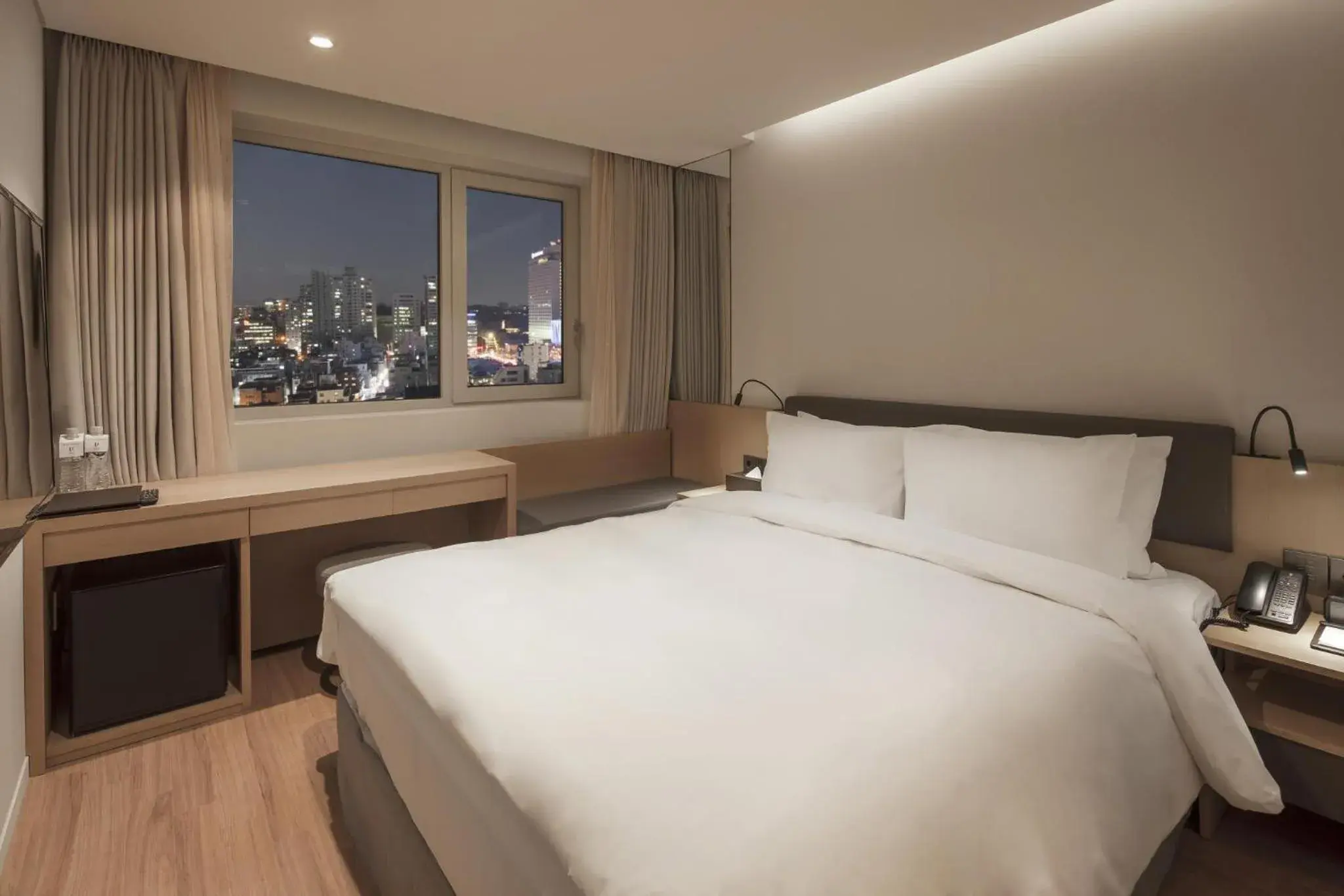 Superior Double Room in Hotel Uri& Superior Double Room in Hotel Uri&