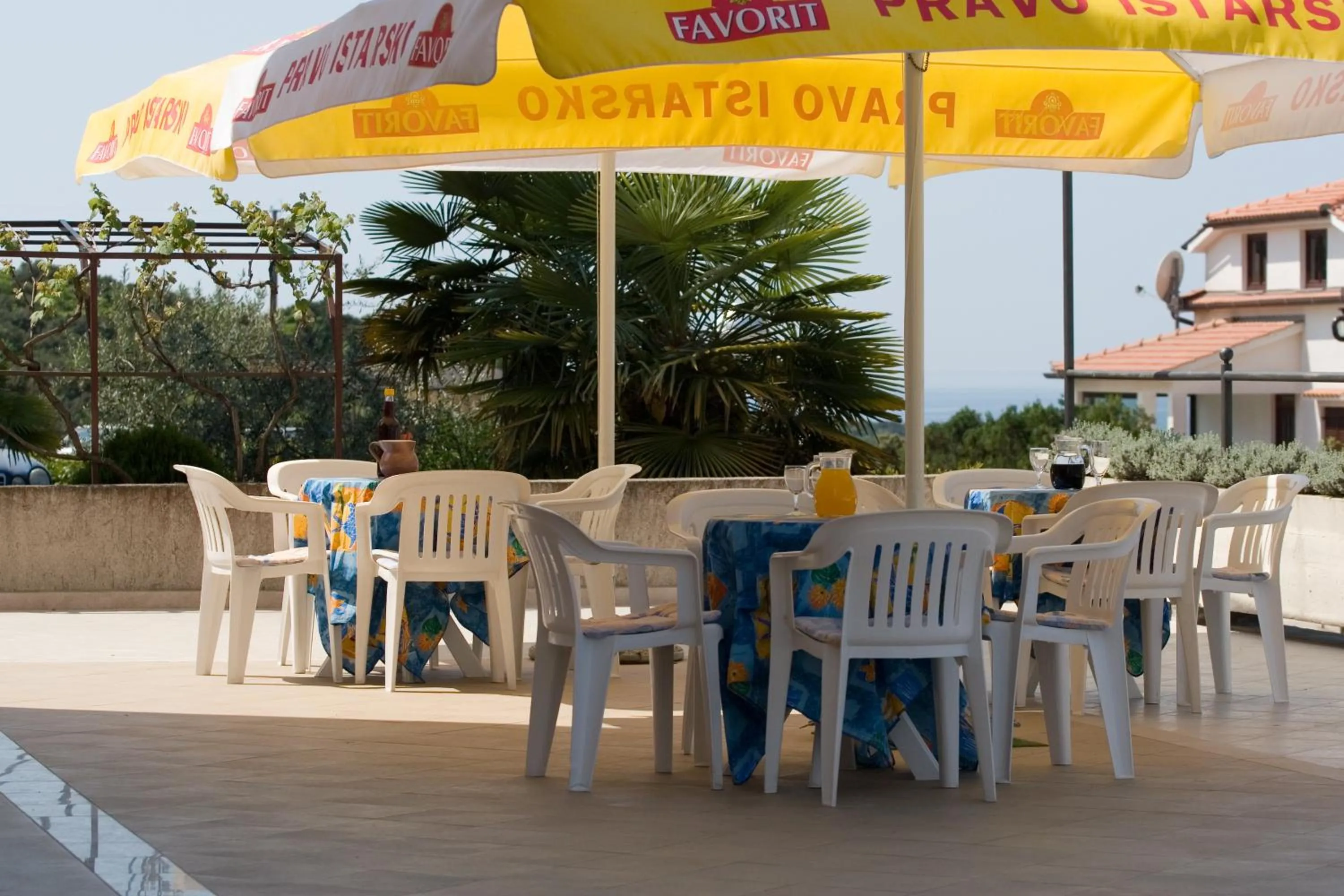 Restaurant/places to eat in Apartments Valentino