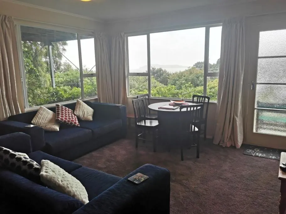 Living room in Breakaway at York Bay