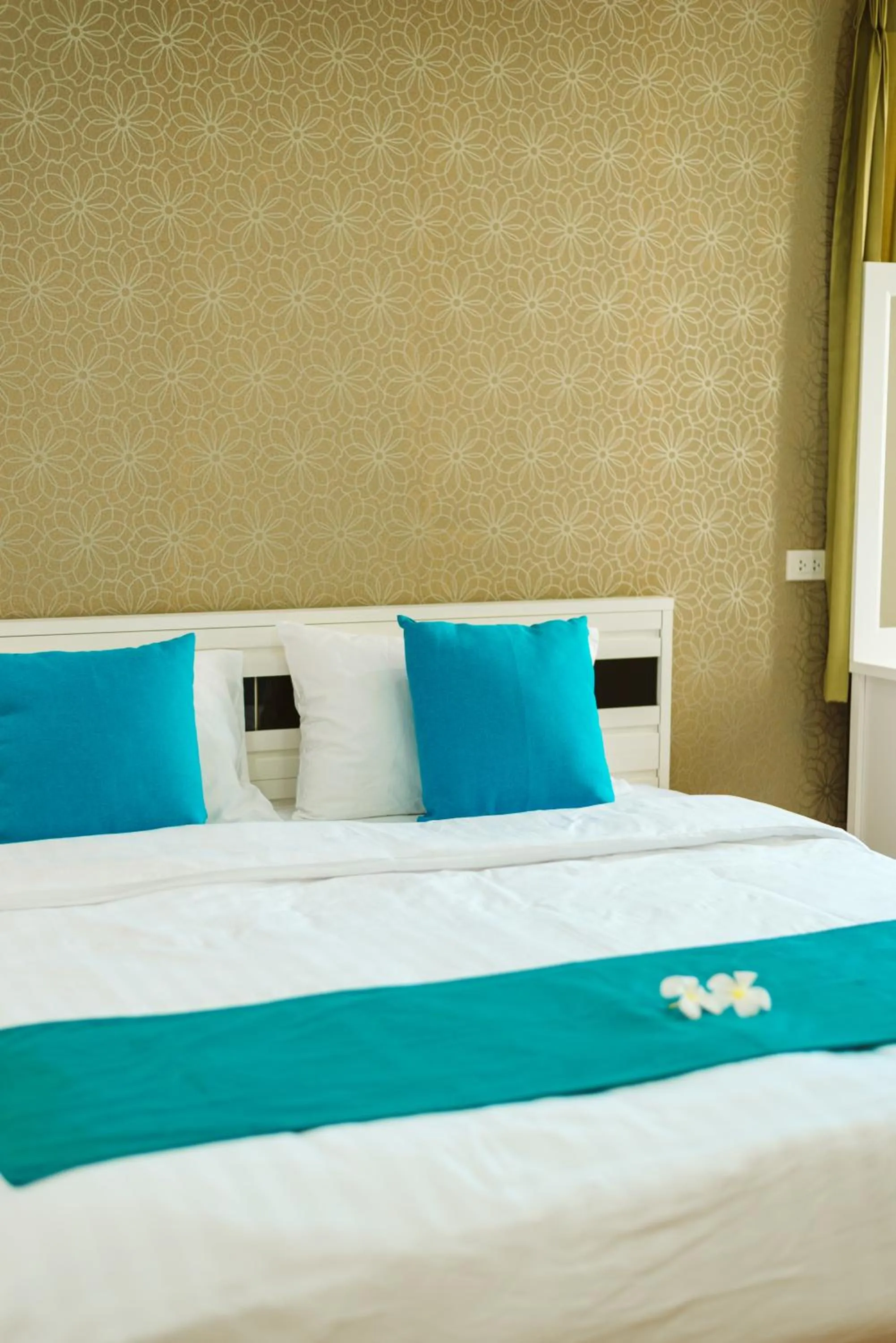 Bed in June Pool Villa