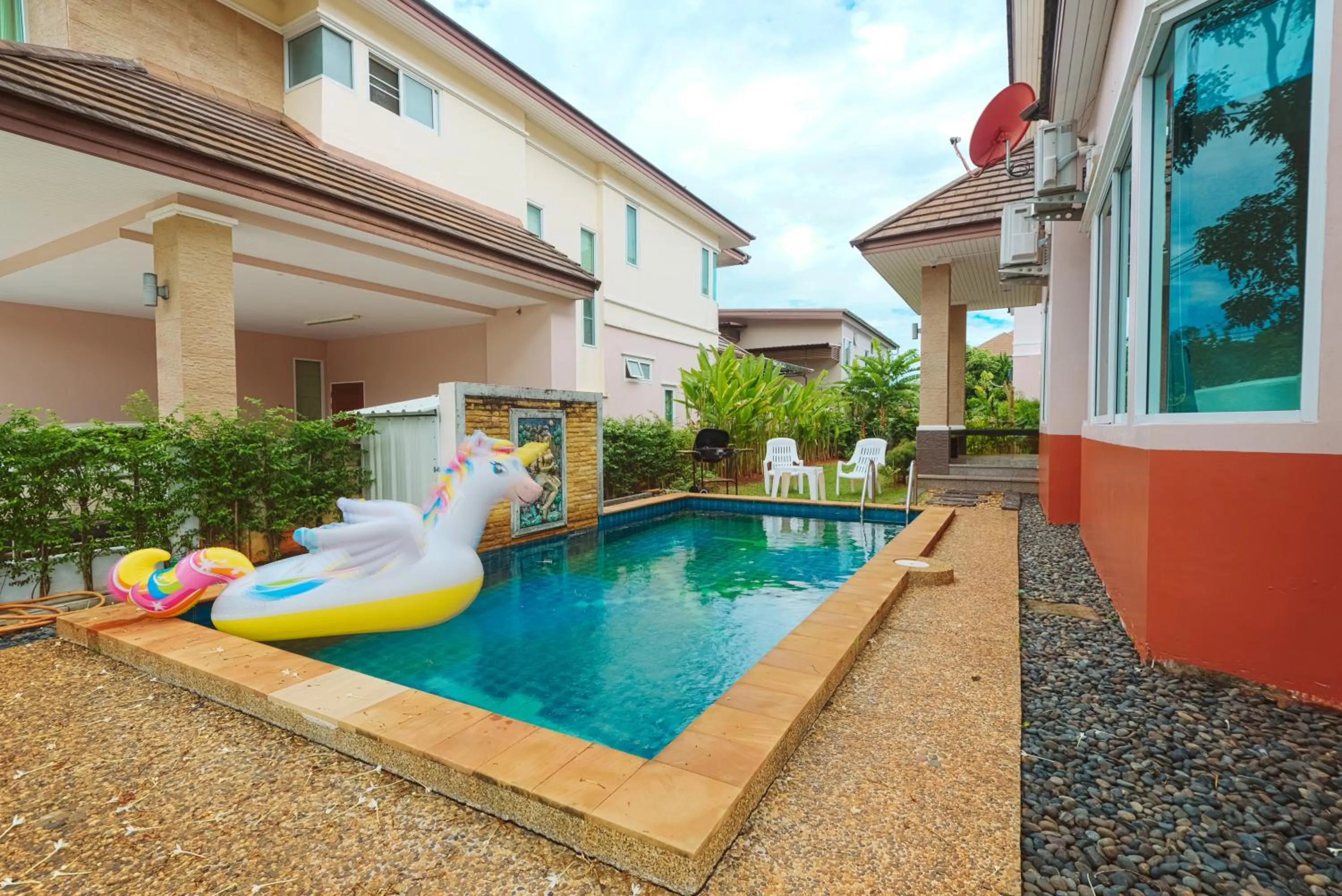 Day in June Pool Villa