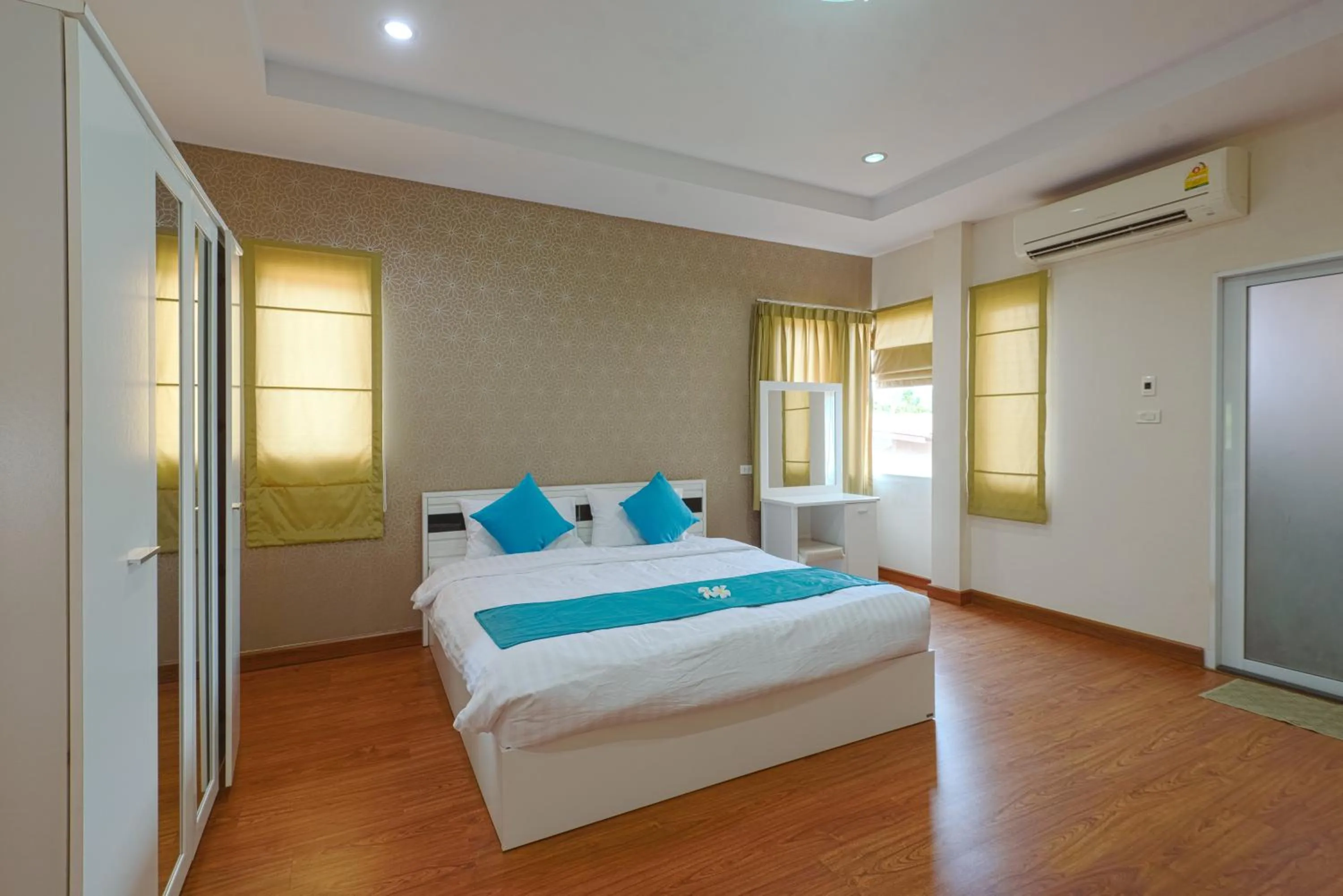 Bedroom, Bed in June Pool Villa