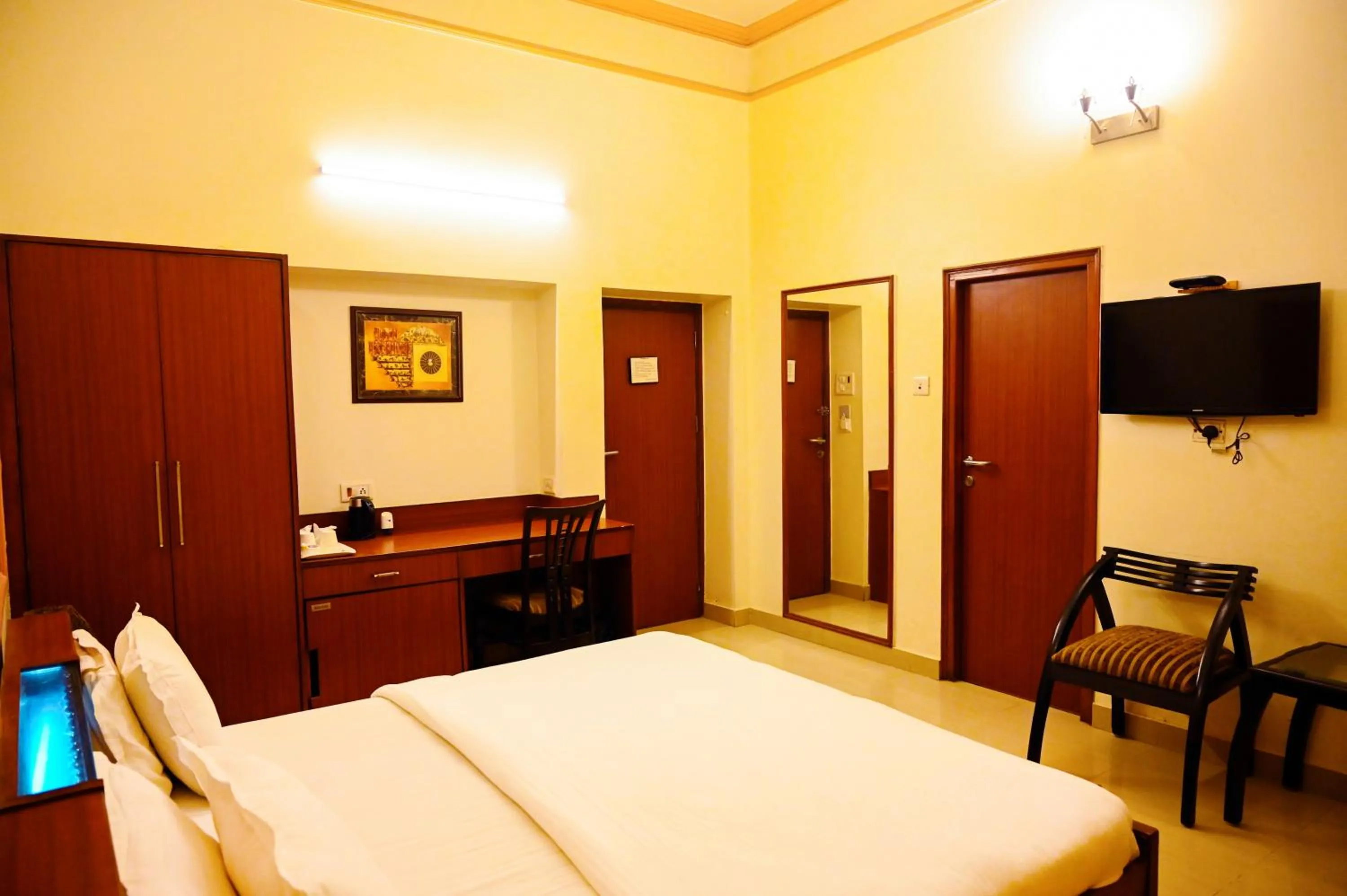 Bed in Hotel Cresent - Near Assi Ghat