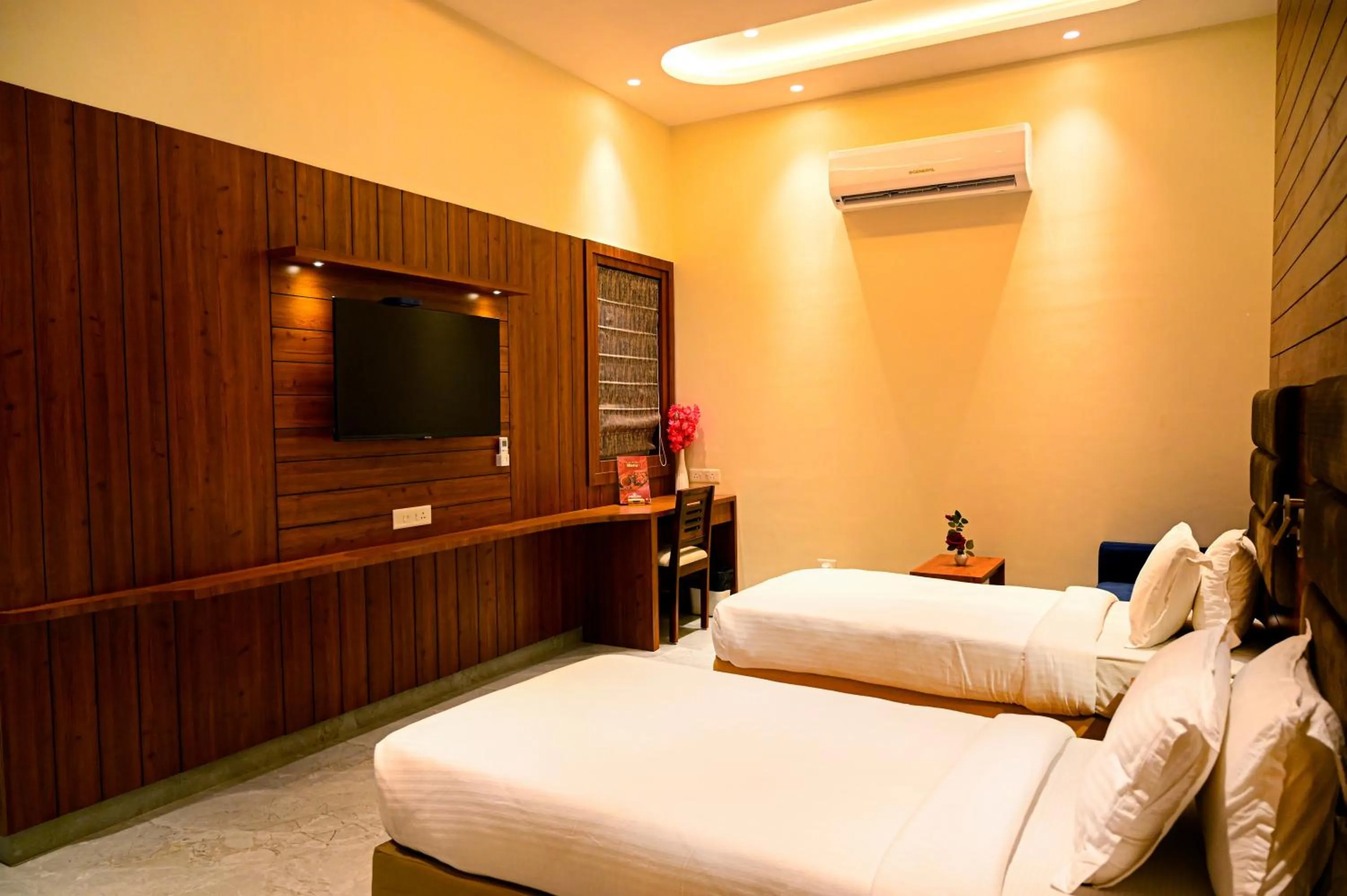 Bed in Hotel Cresent - Near Assi Ghat