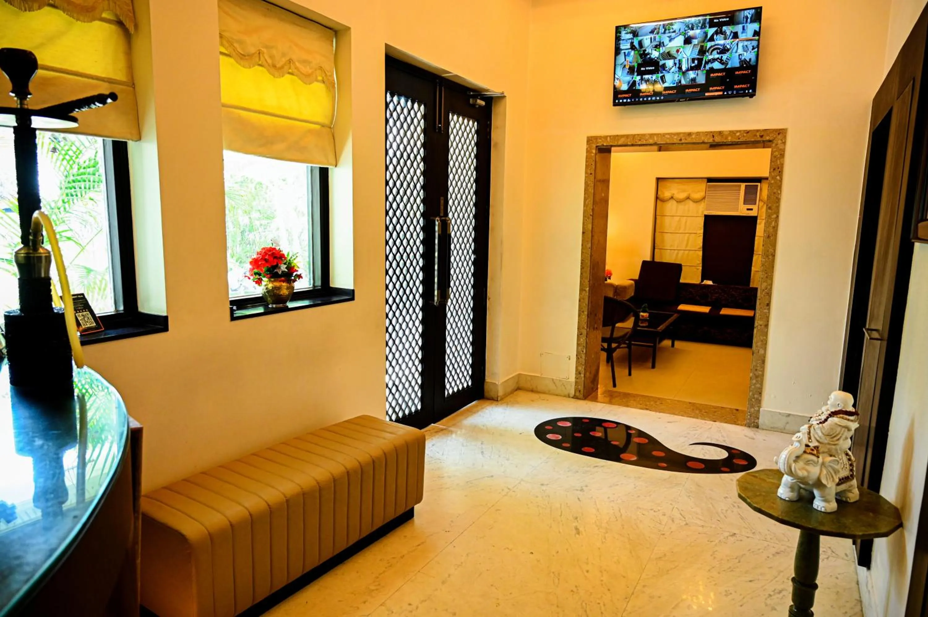 Seating area, Bed in Hotel Cresent - Near Assi Ghat