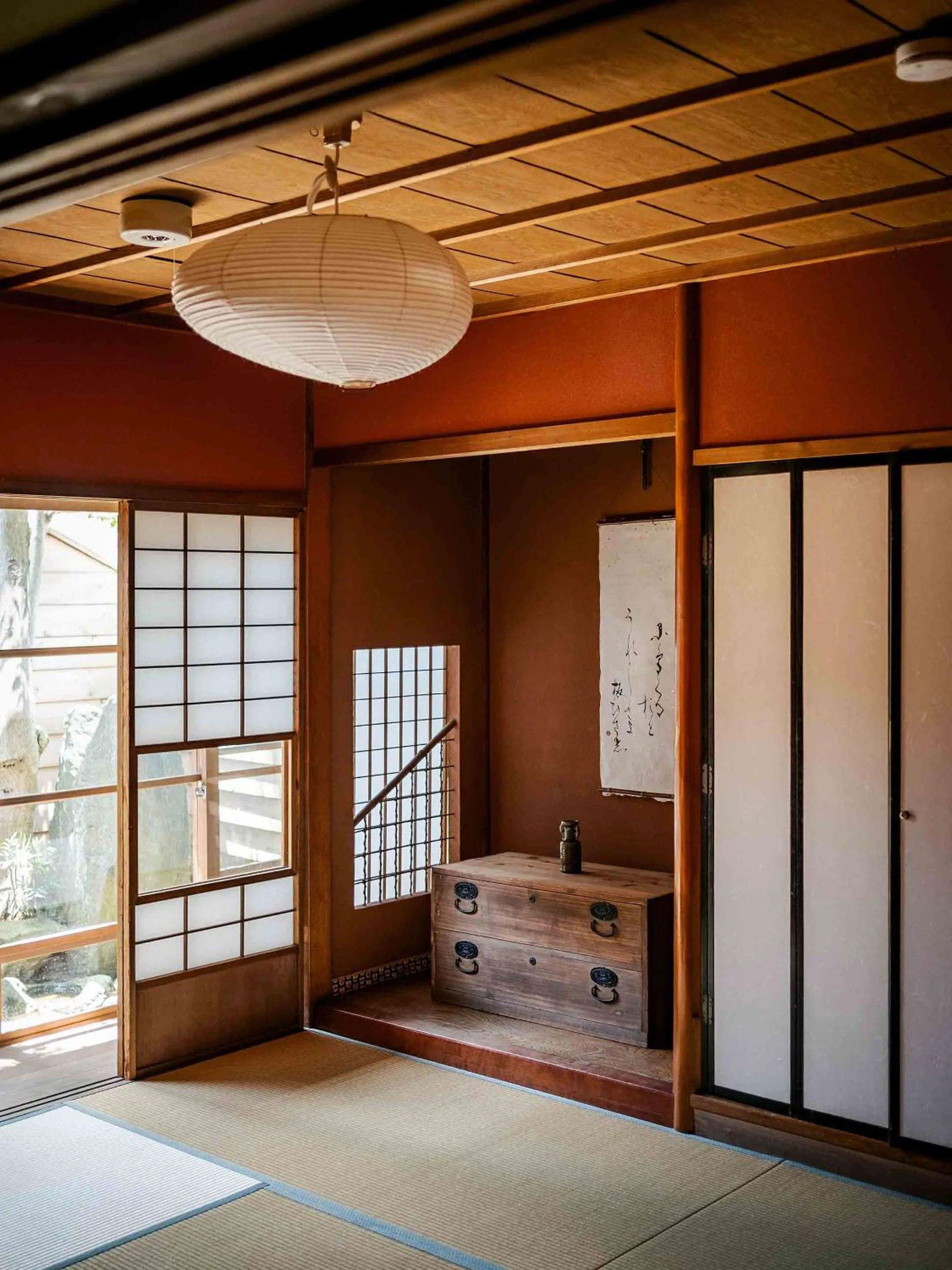 Decorative detail, Bed in Hisago