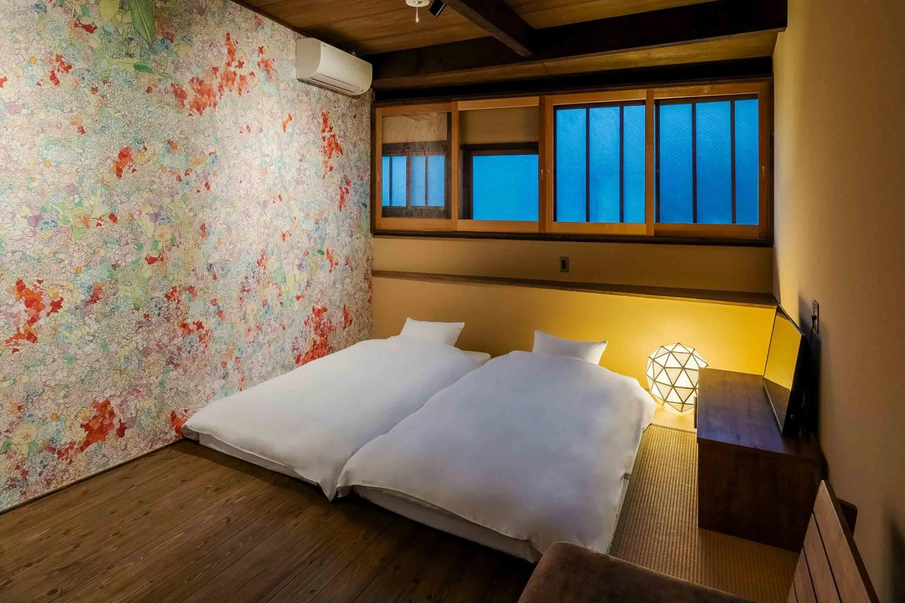 Bedroom, Bed in Hisago