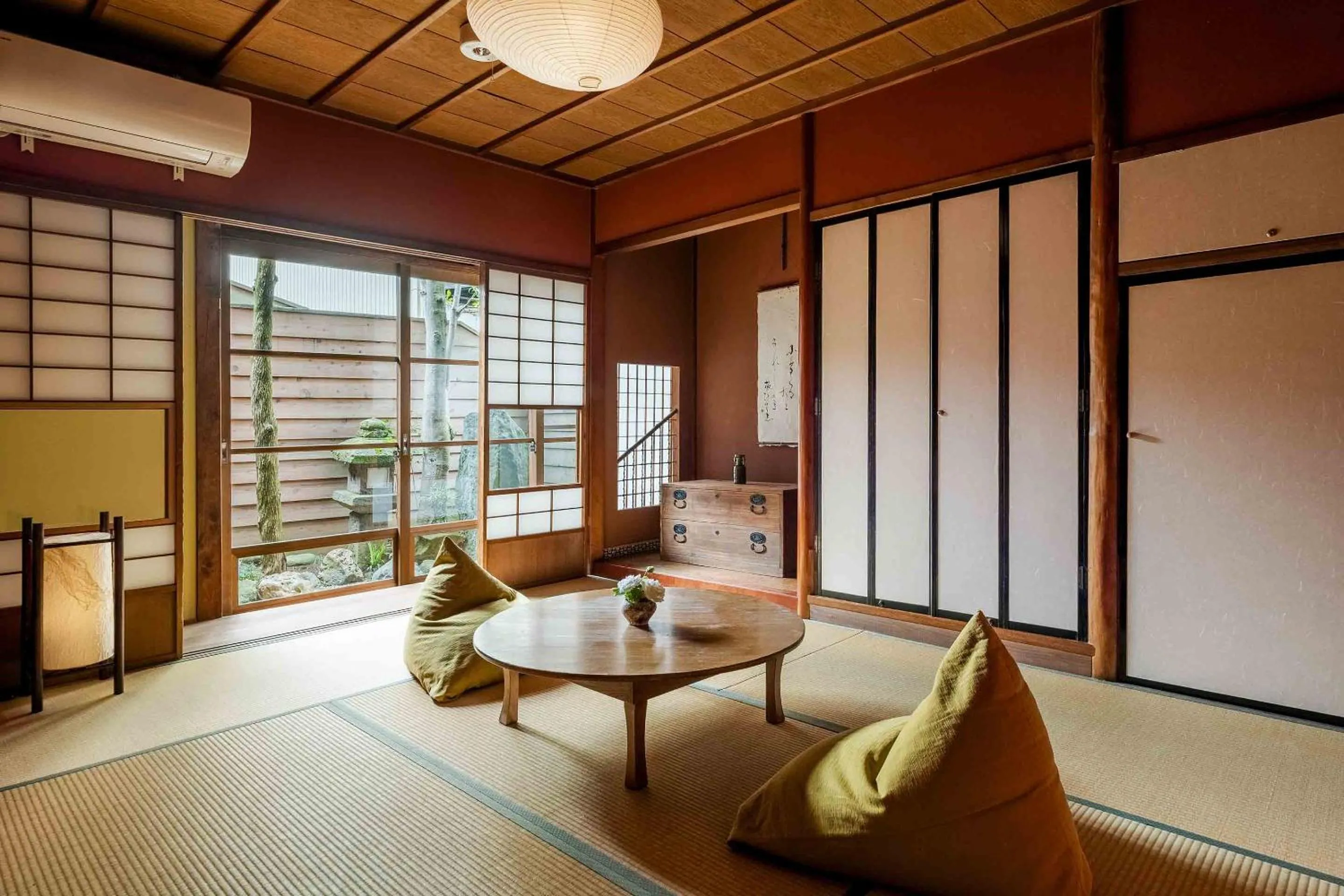 Photo of the whole room in Hisago