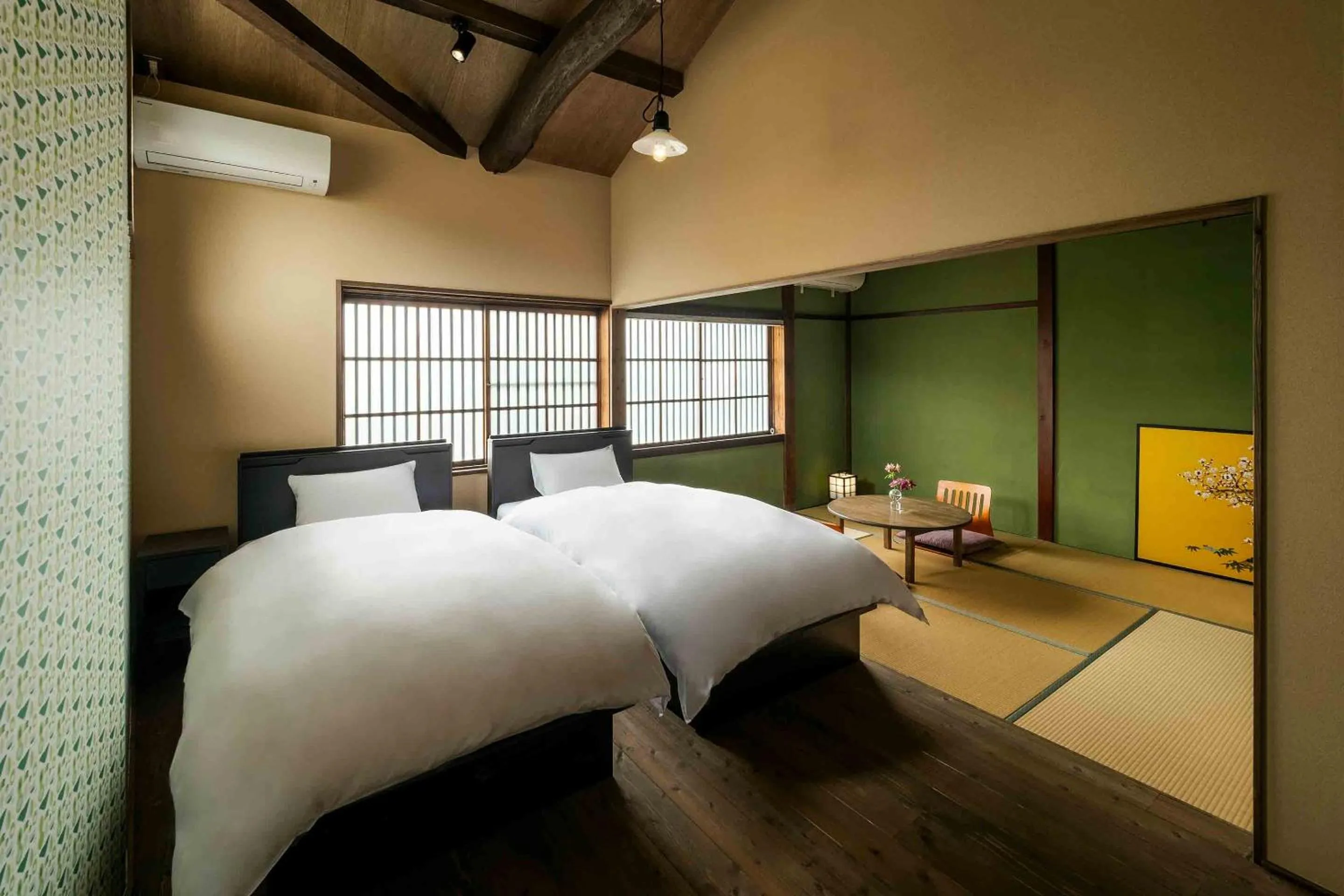 Bedroom, Bed in Hisago