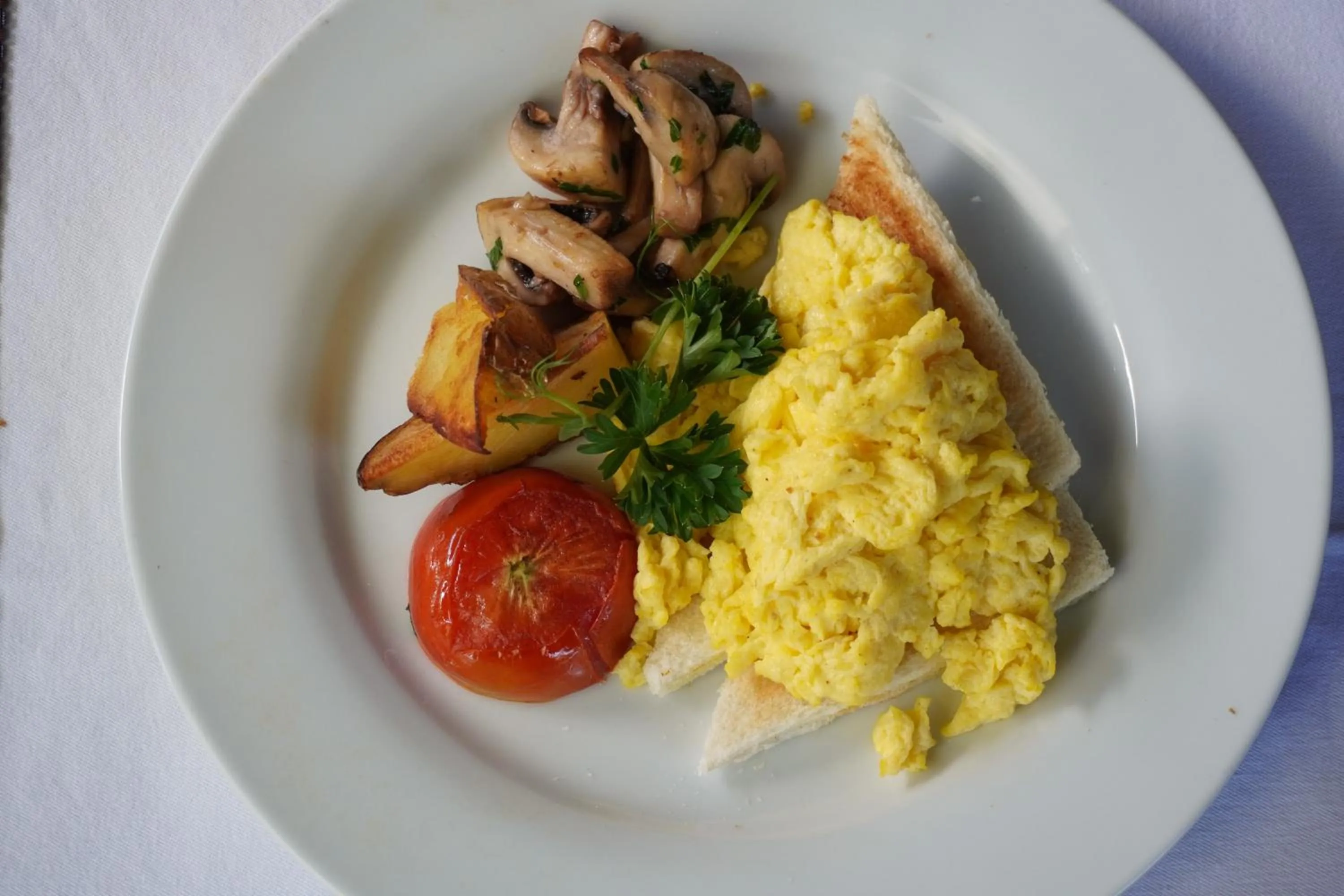 Breakfast in Uma Dawa Resort and Spa