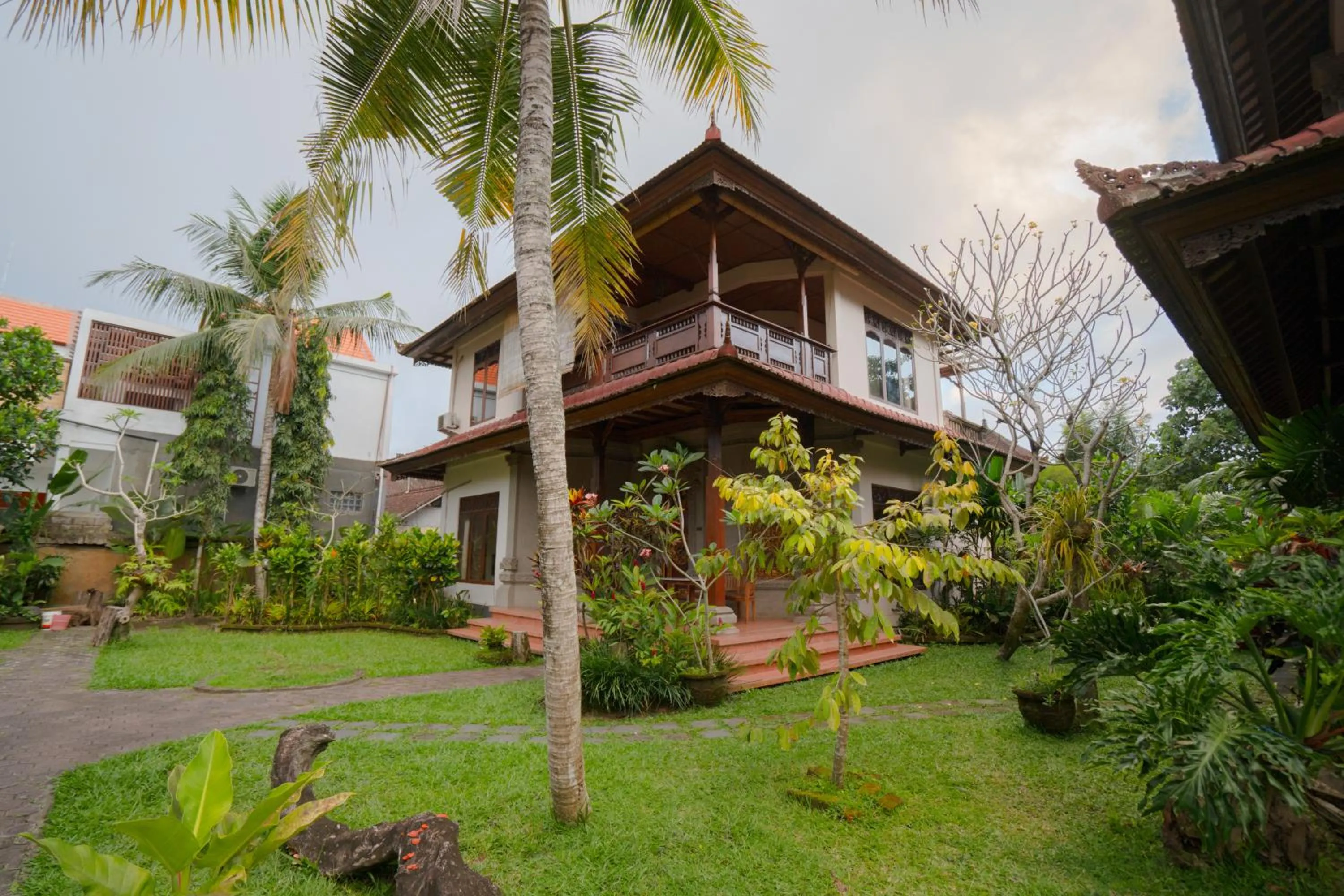Garden in Uma Dawa Resort and Spa