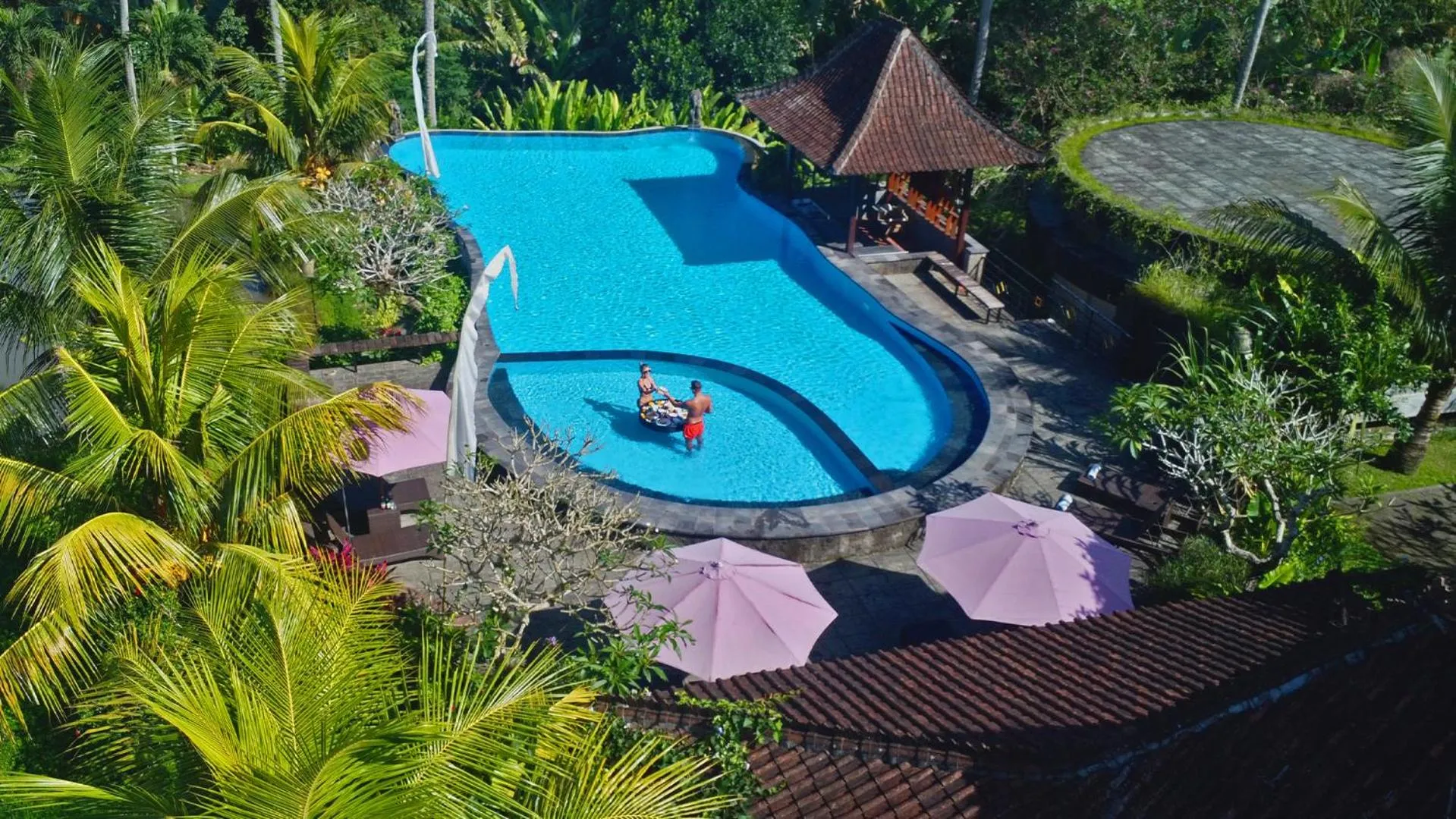 Swimming pool in Uma Dawa Resort and Spa