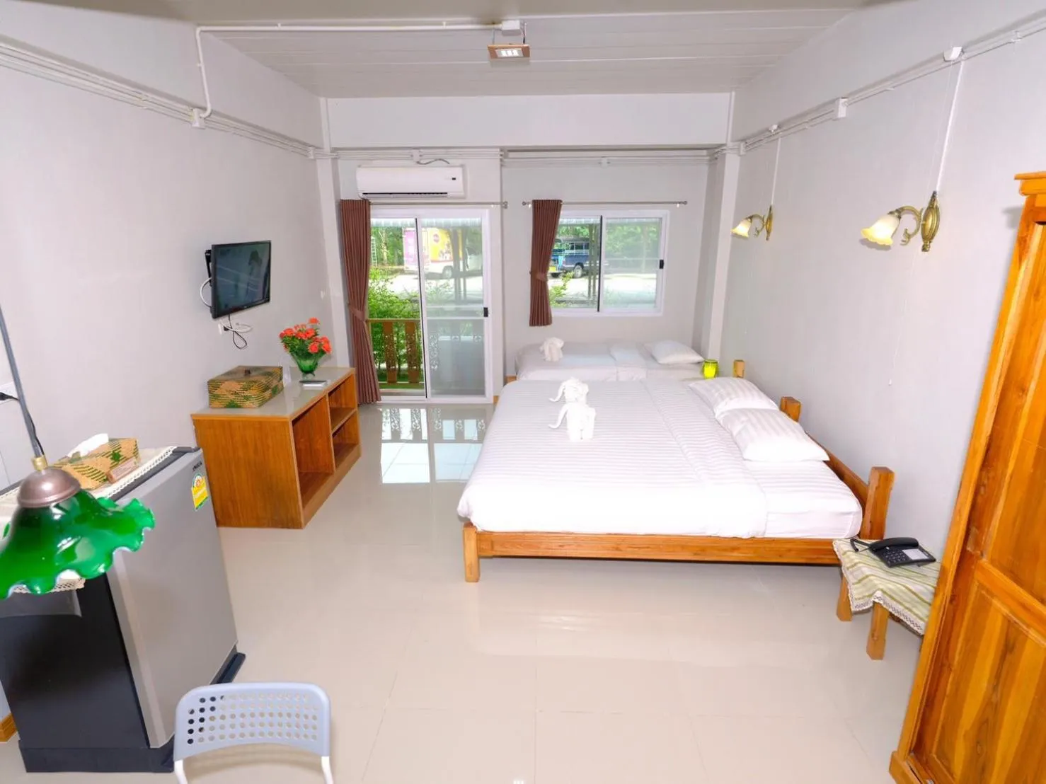 Bed in Baan Bangrak Residence