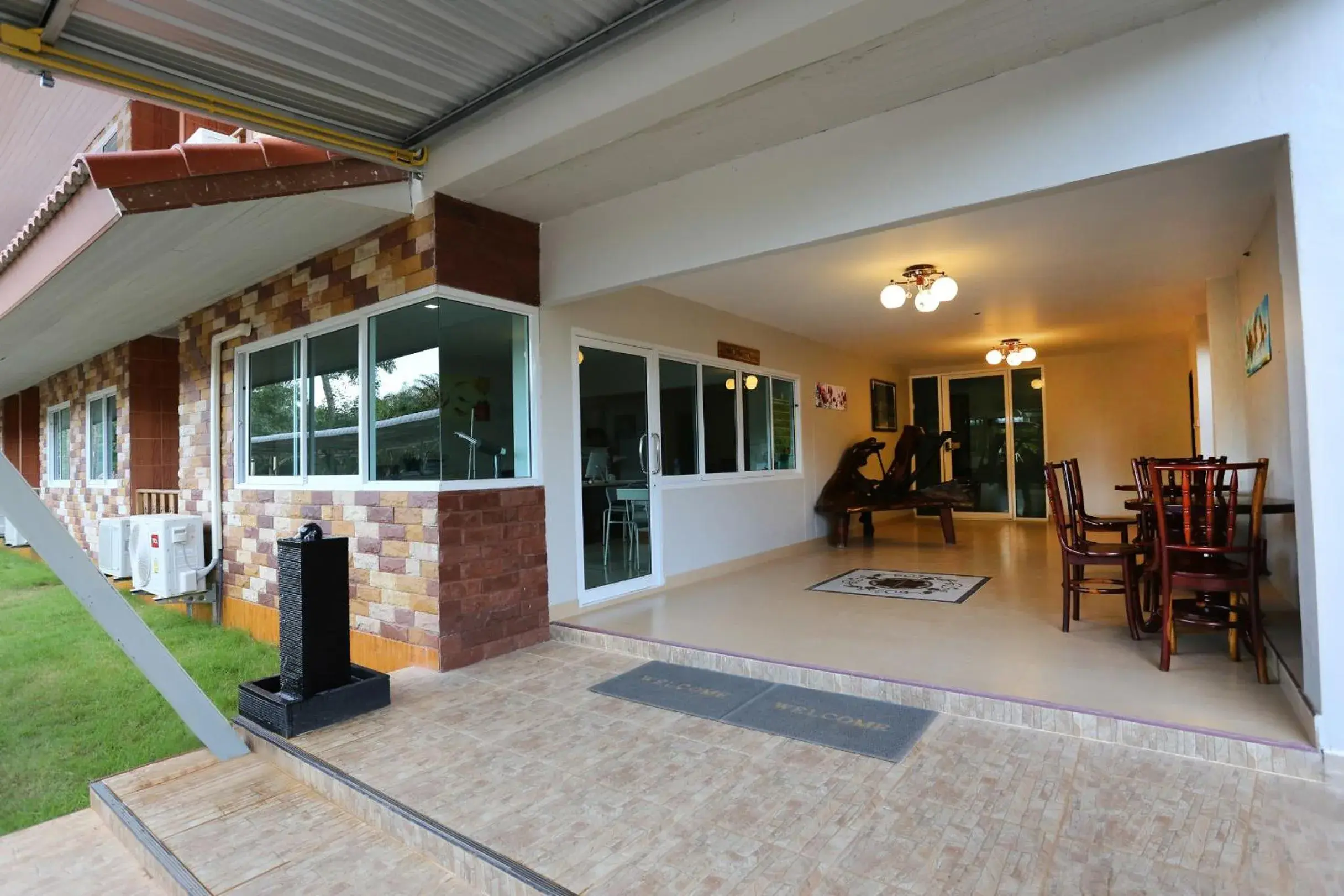 Facade/entrance in Baan Bangrak Residence Facade/entrance in Baan Bangrak Residence