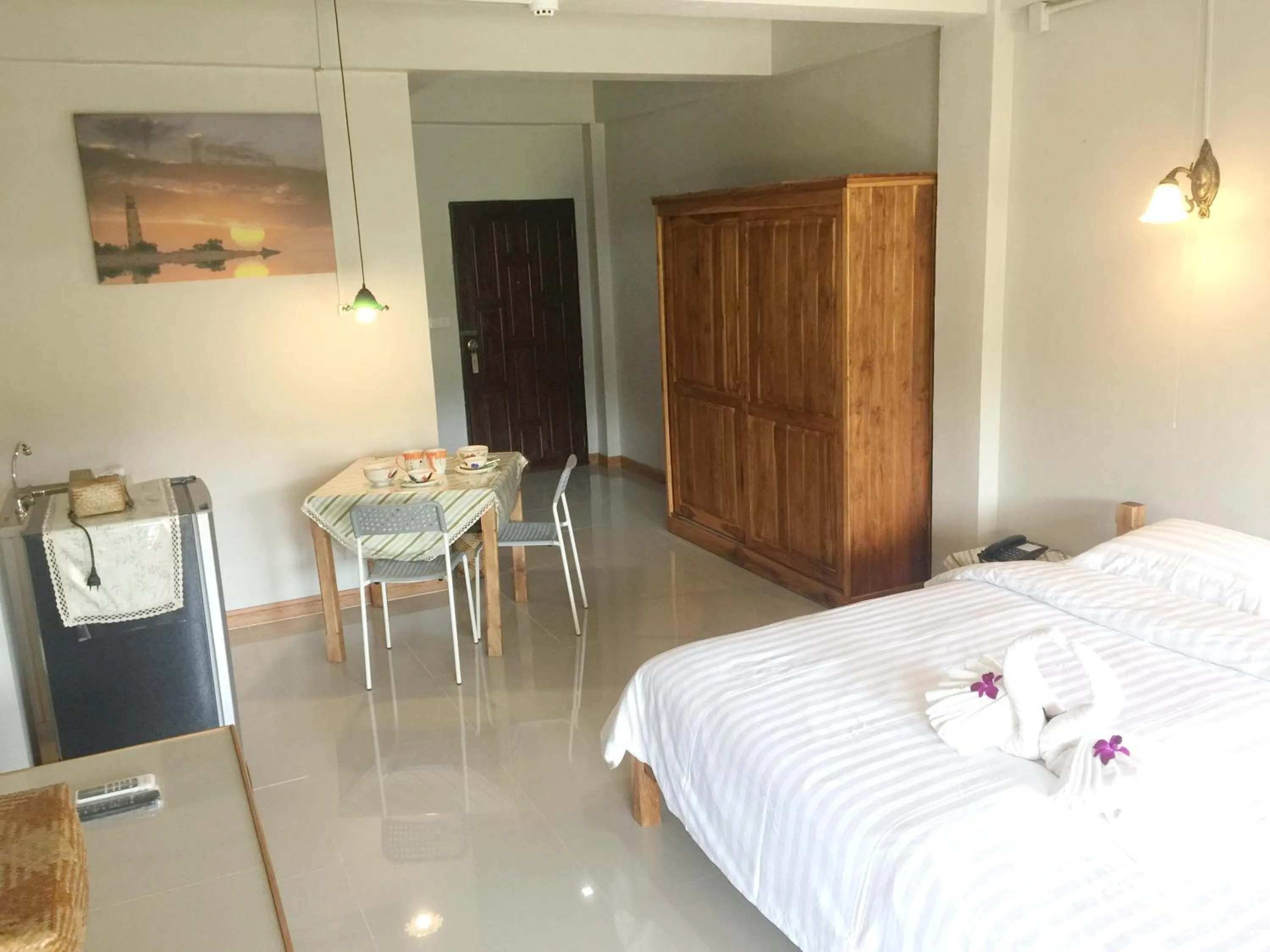 Photo of the whole room, Bed in Baan Bangrak Residence