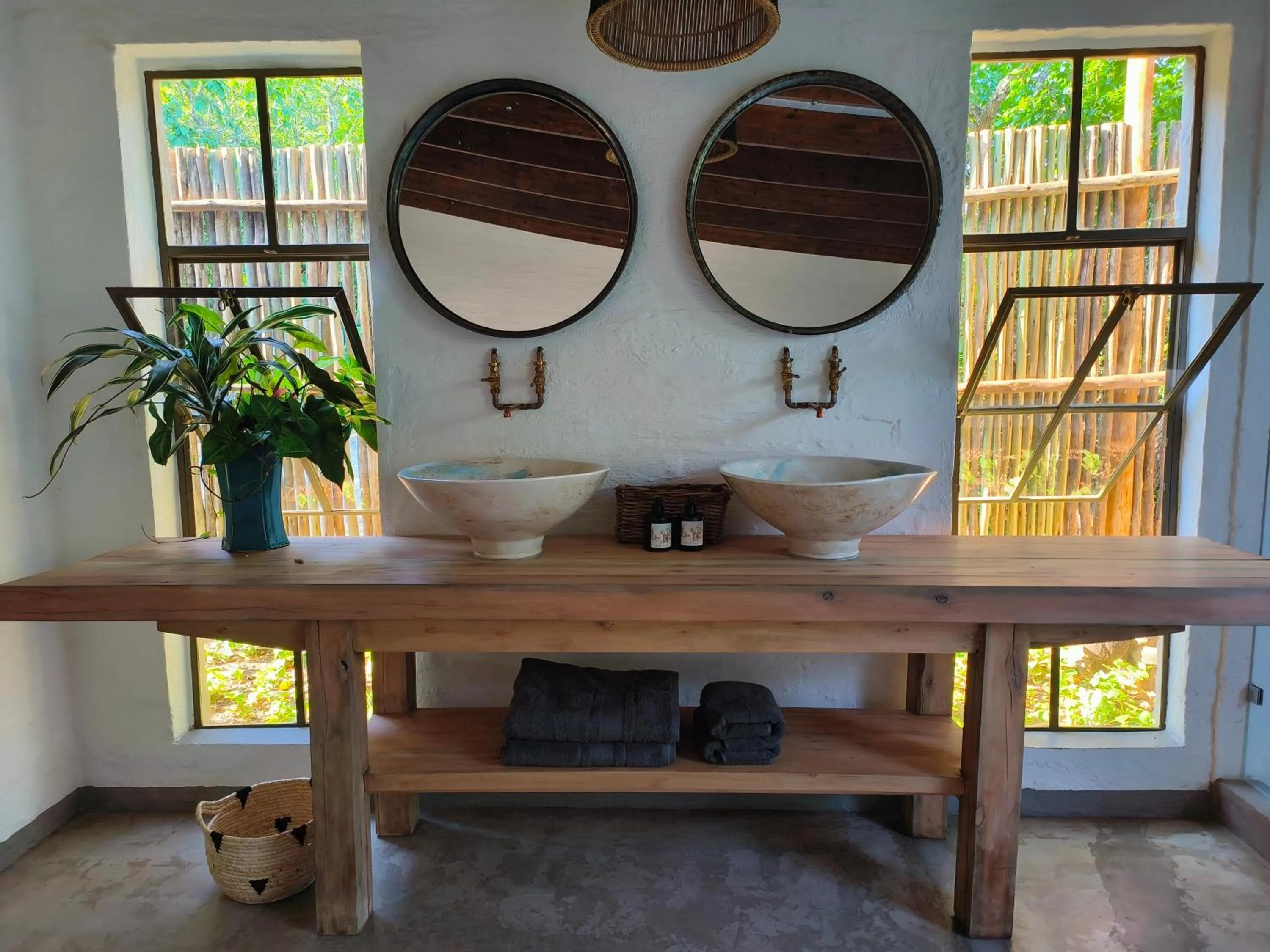 Bathroom in Eloff Guest House and Gallery