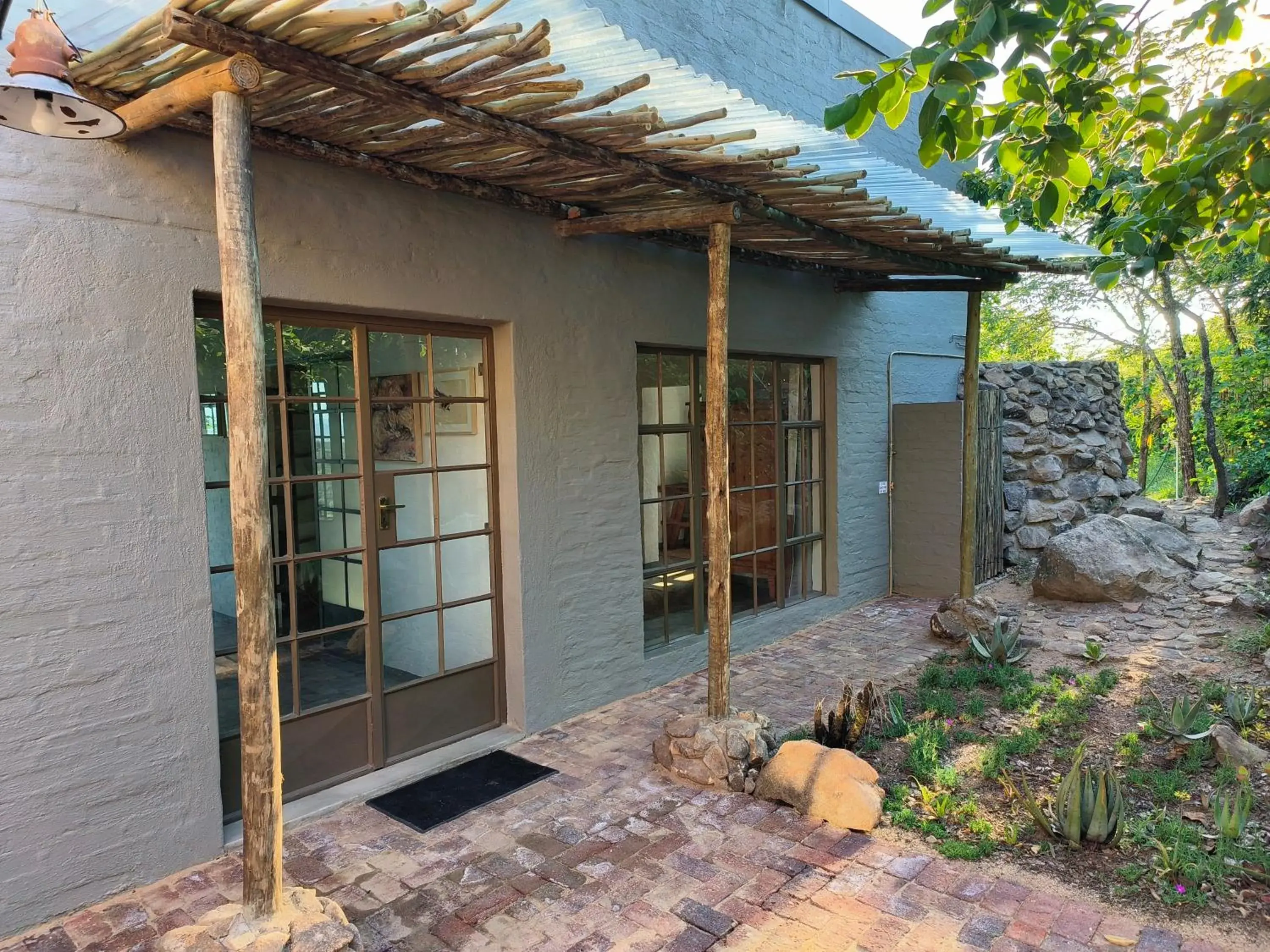 Three-Bedroom House - single occupancy in Eloff Guest House and Gallery Three-Bedroom House - single occupancy in Eloff Guest House and Gallery