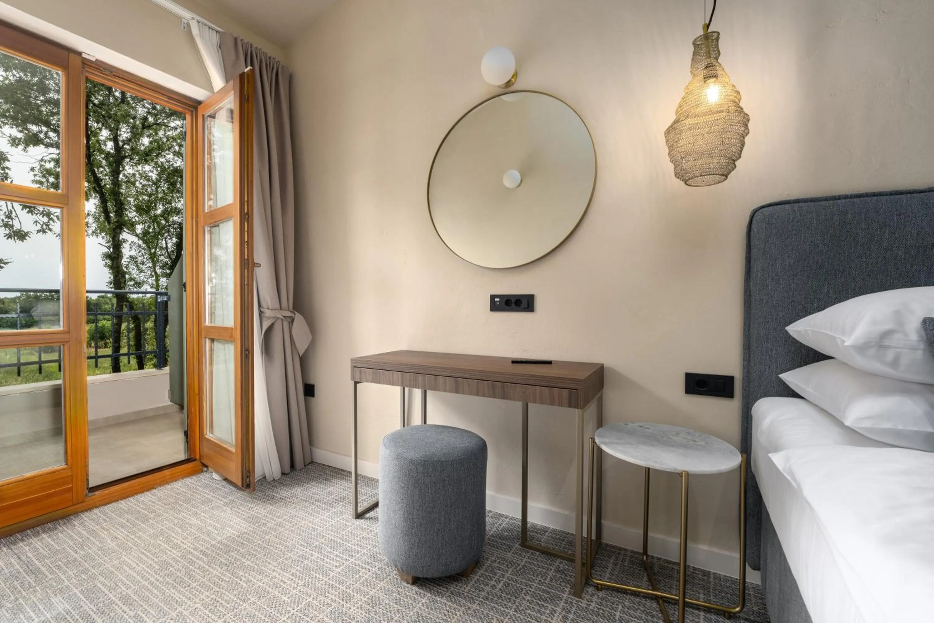 Seating area, Bed in Boutique Hotel Paradiso