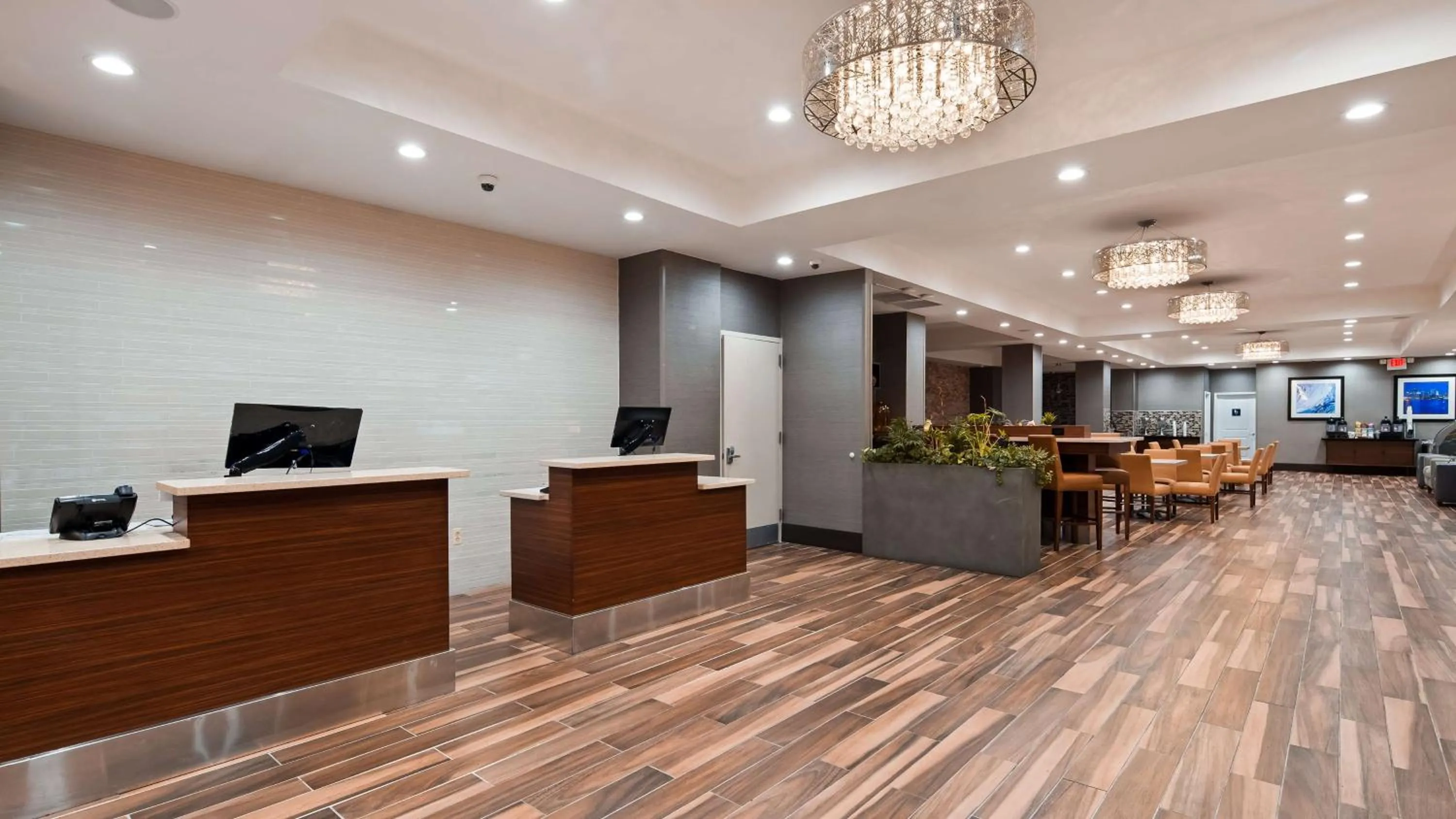 Lobby or reception in Best Western Plus Philadelphia Convention Center Hotel