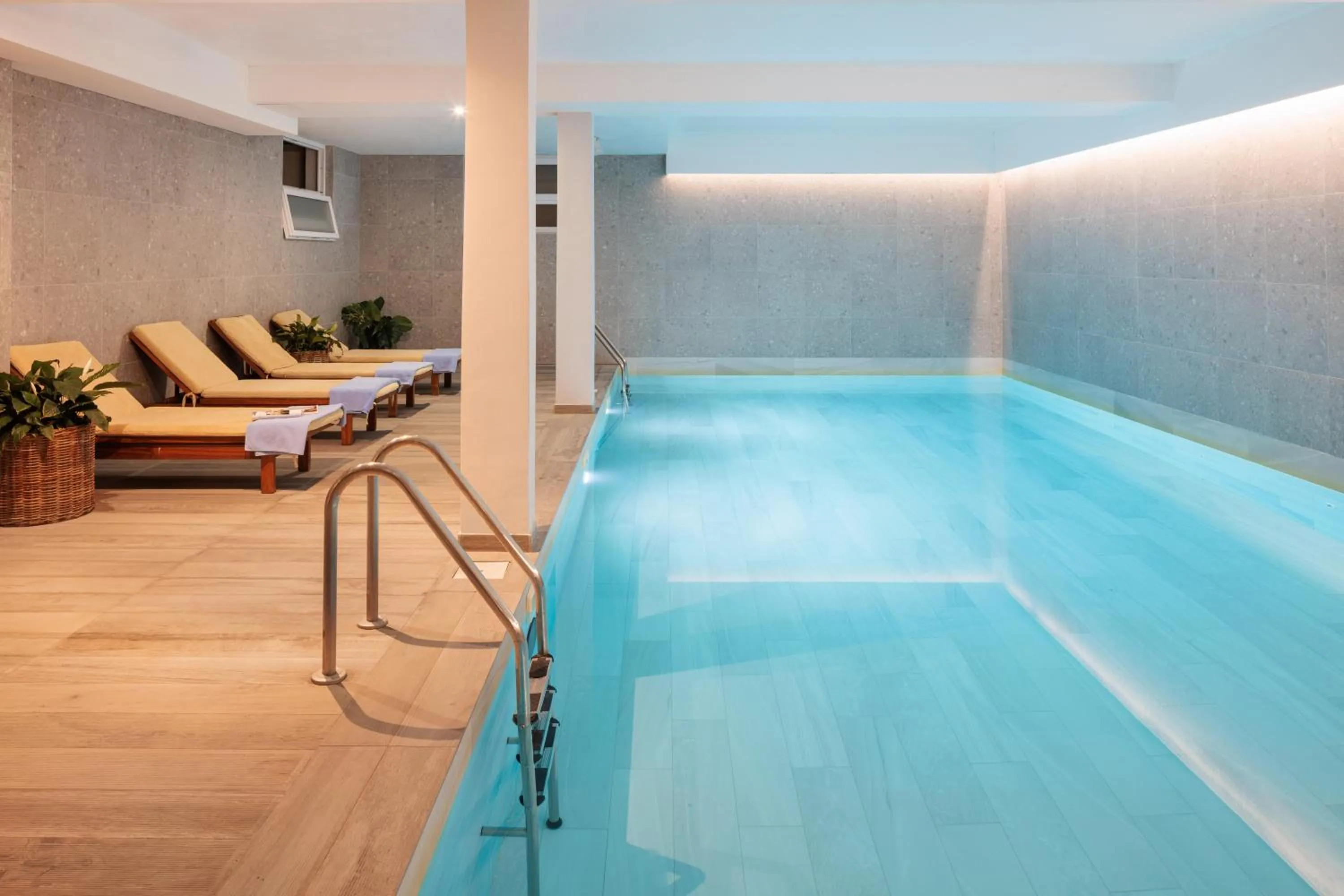 Swimming pool in Gava Waterman Milna Resort – All Inclusive