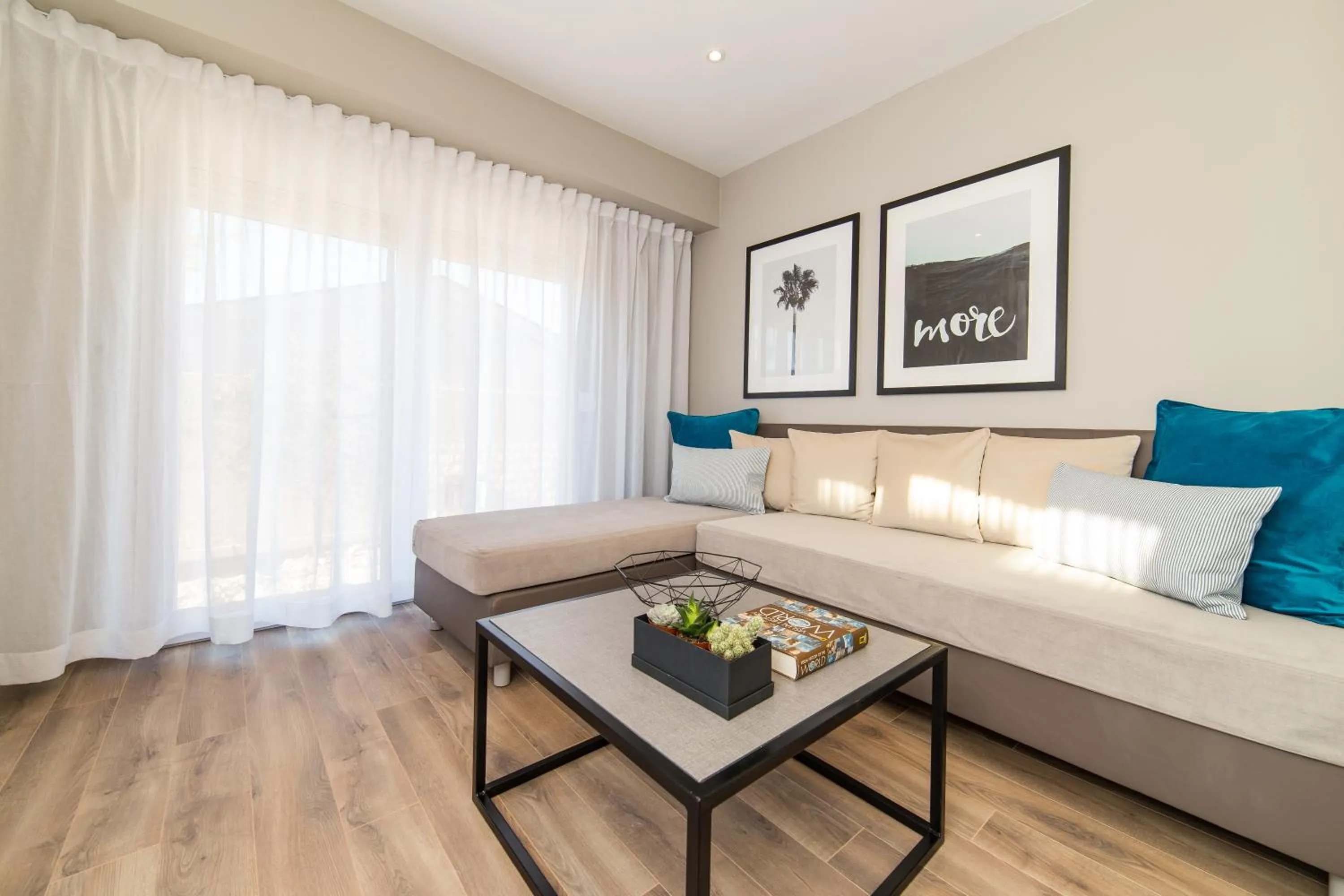 Seating area, Bed in Gava Waterman Milna Resort – All Inclusive