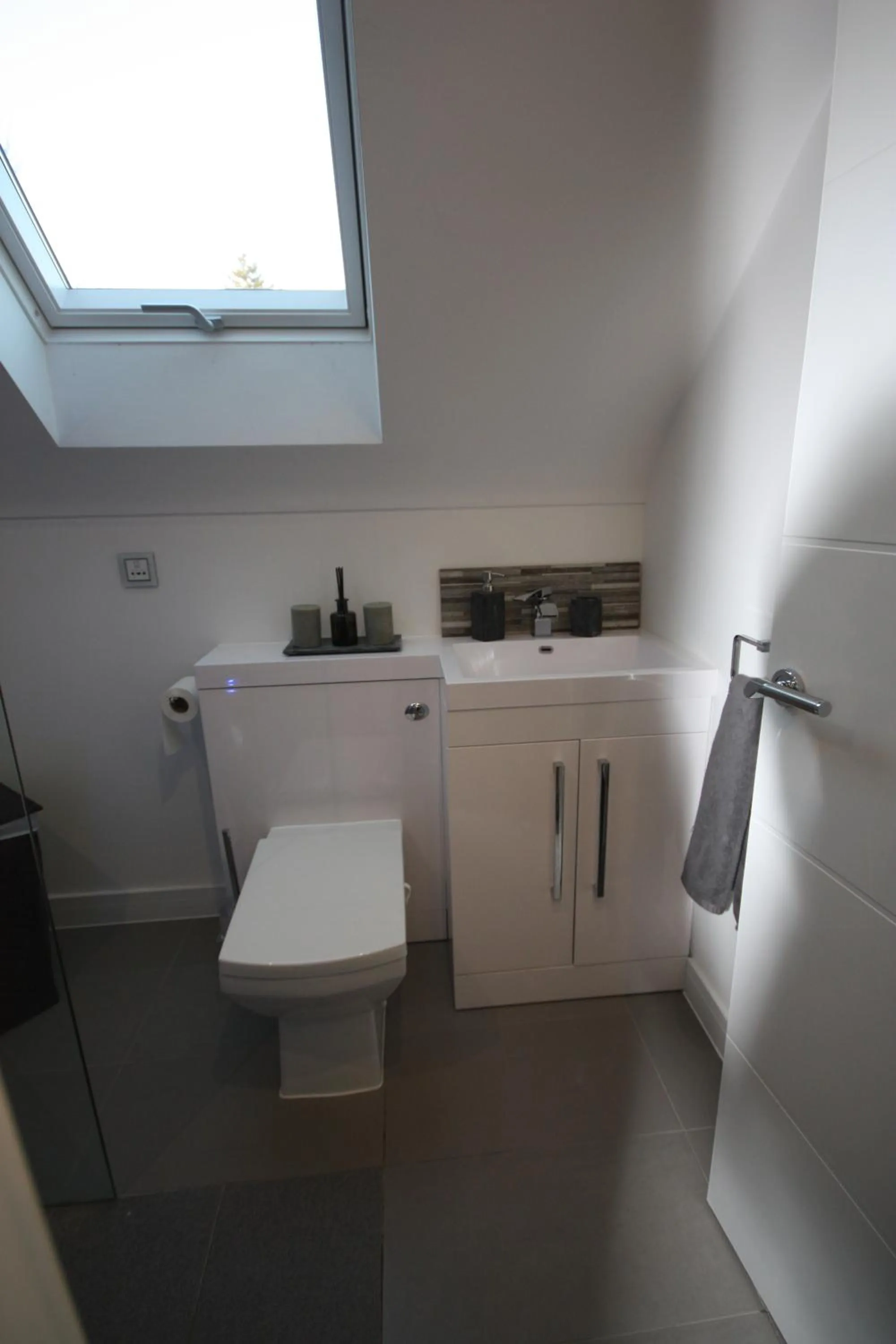 Shower in Four Corners Holiday Home Hot Tub & Sauna