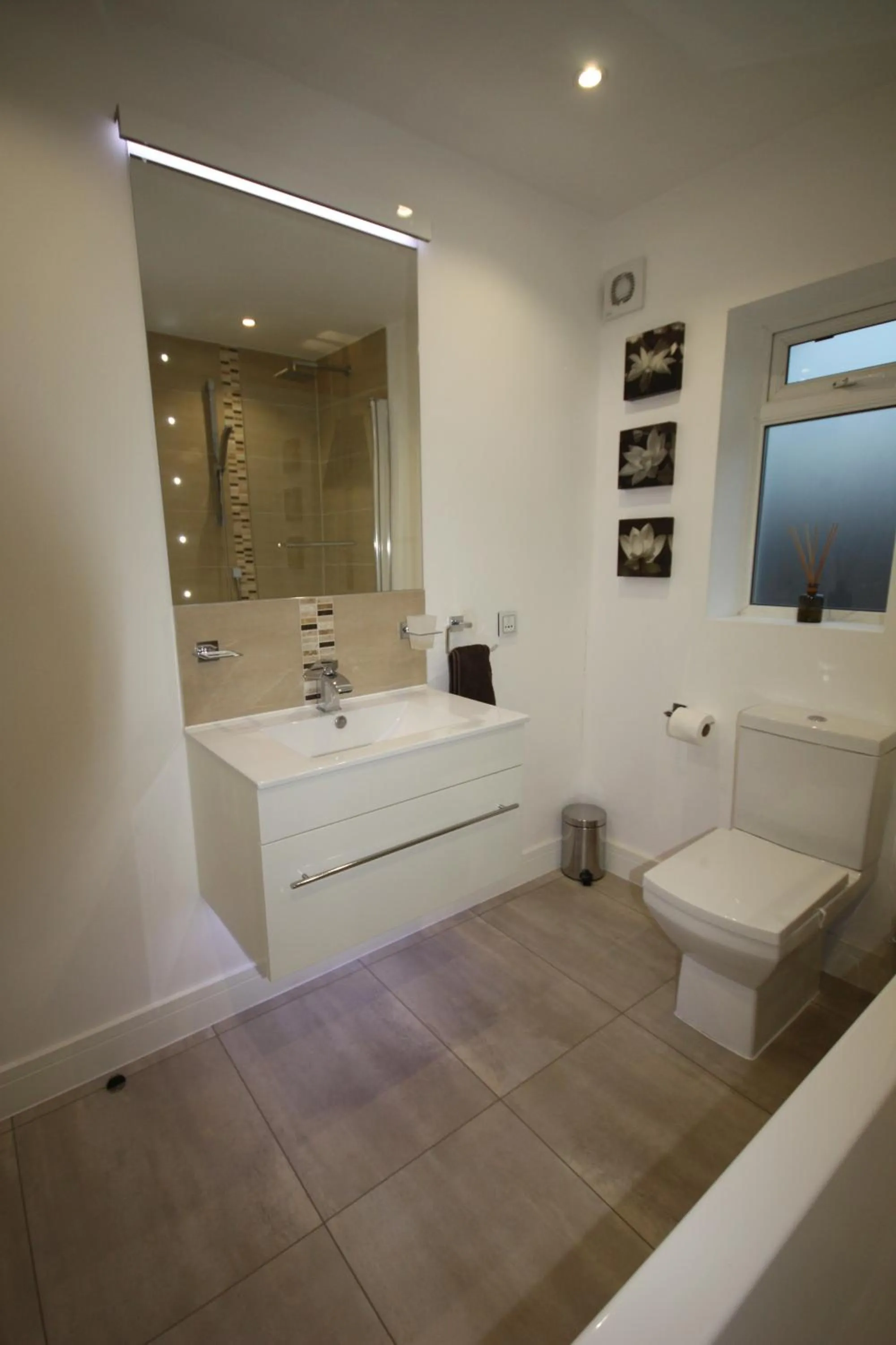 Bathroom in Four Corners Holiday Home Hot Tub & Sauna