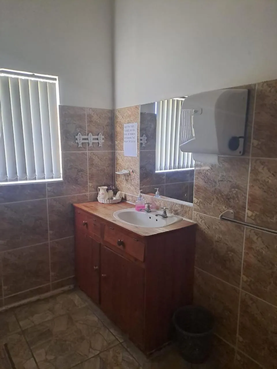 Bathroom in Breaking Dawn