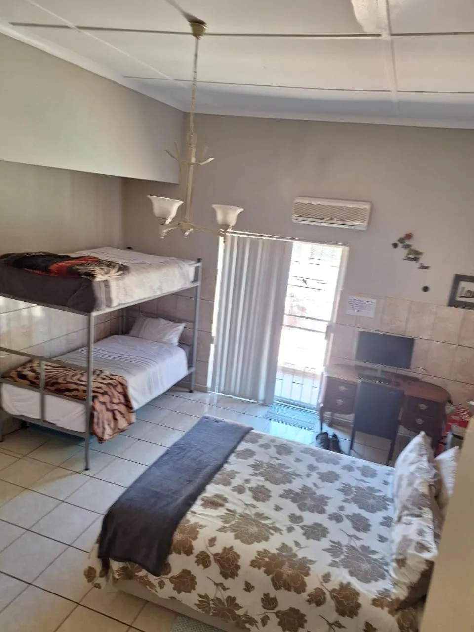 Bed in Breaking Dawn