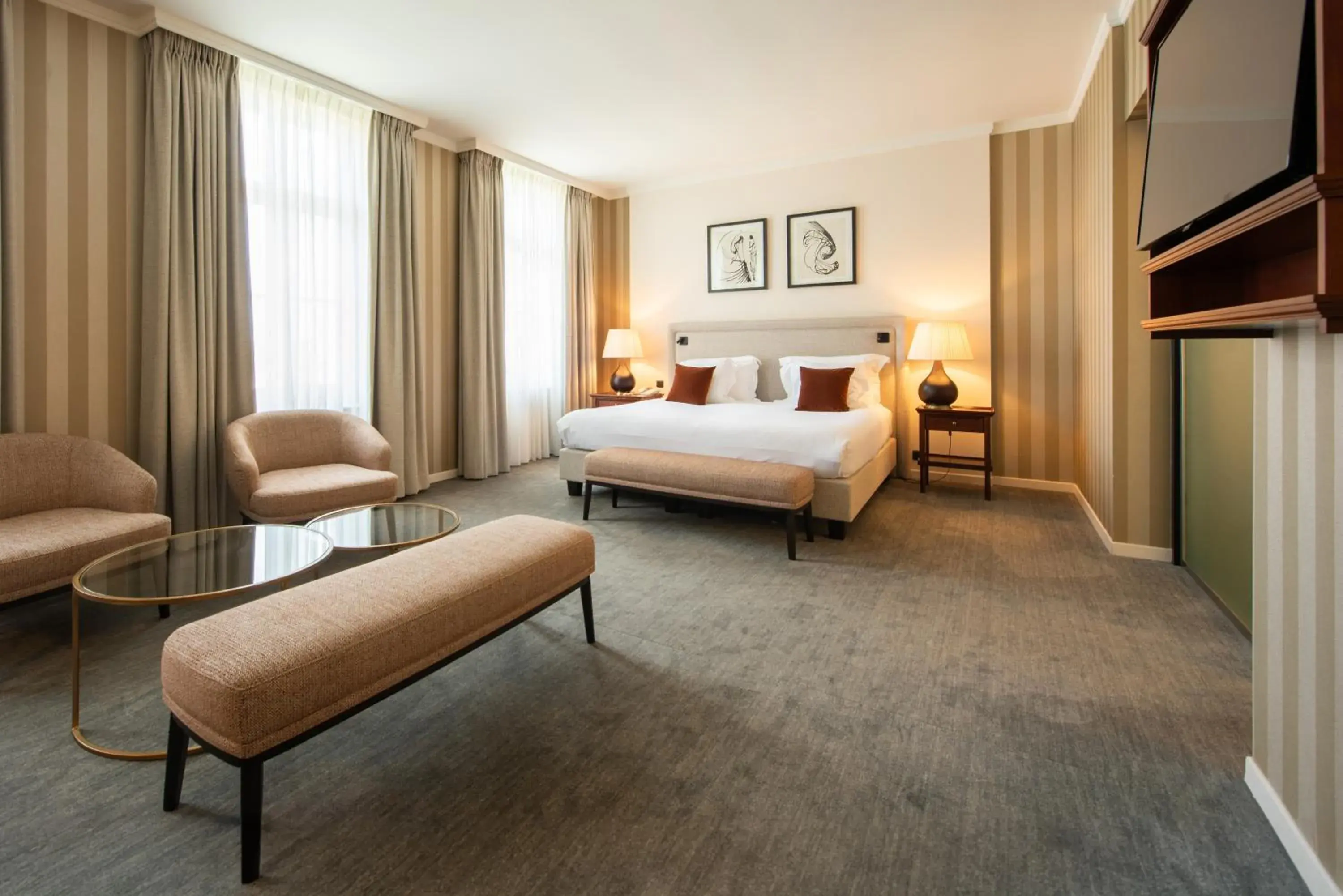 Deluxe Junior Suite in Dukes' Palace Brugge - by Dukes' Hotel Collection Deluxe Junior Suite in Dukes' Palace Brugge - by Dukes' Hotel Collection