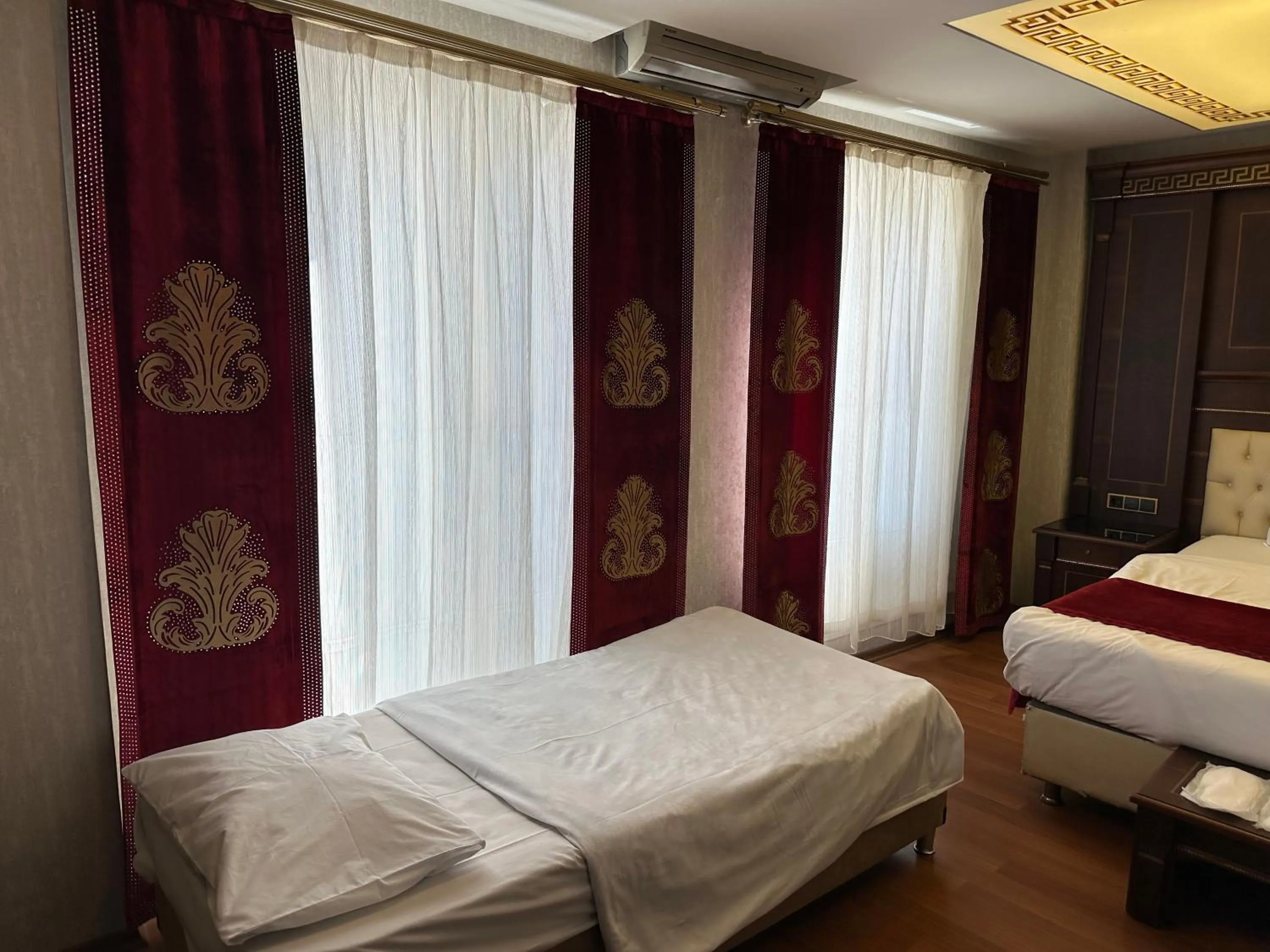 Photo of the whole room, Bed in Napolyon hotel