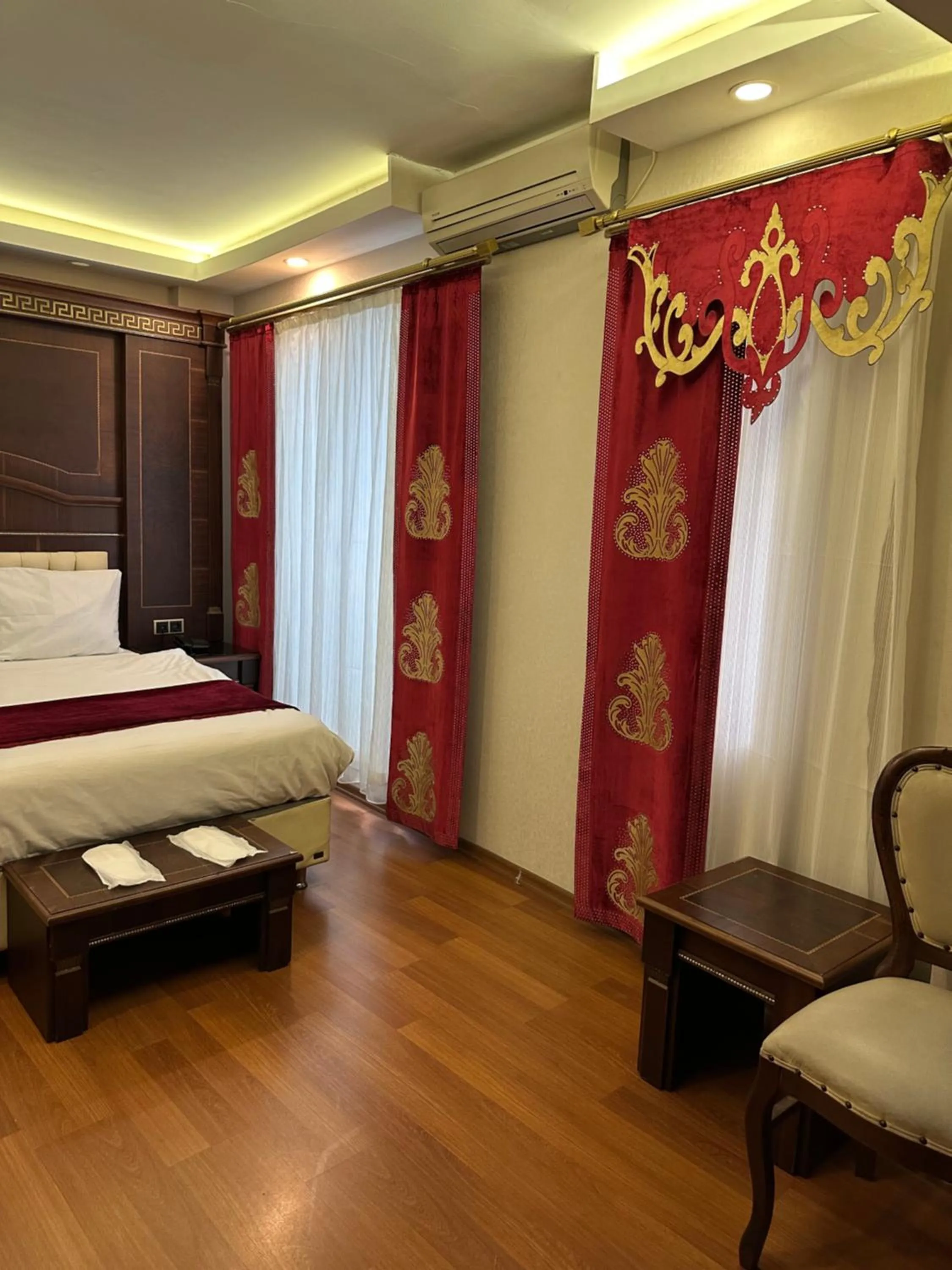 Bedroom, Bed in Napolyon hotel