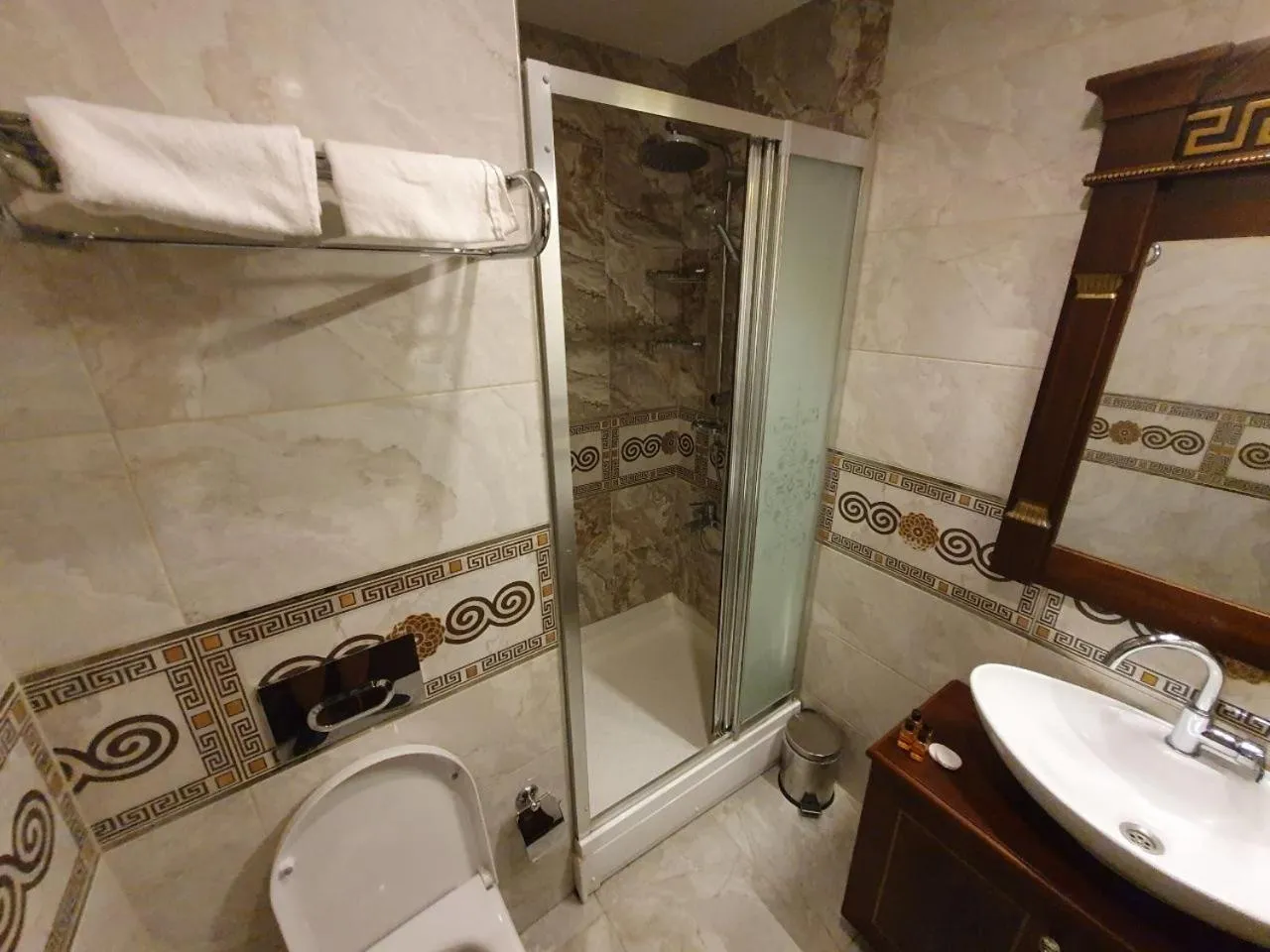 Toilet in Napolyon hotel