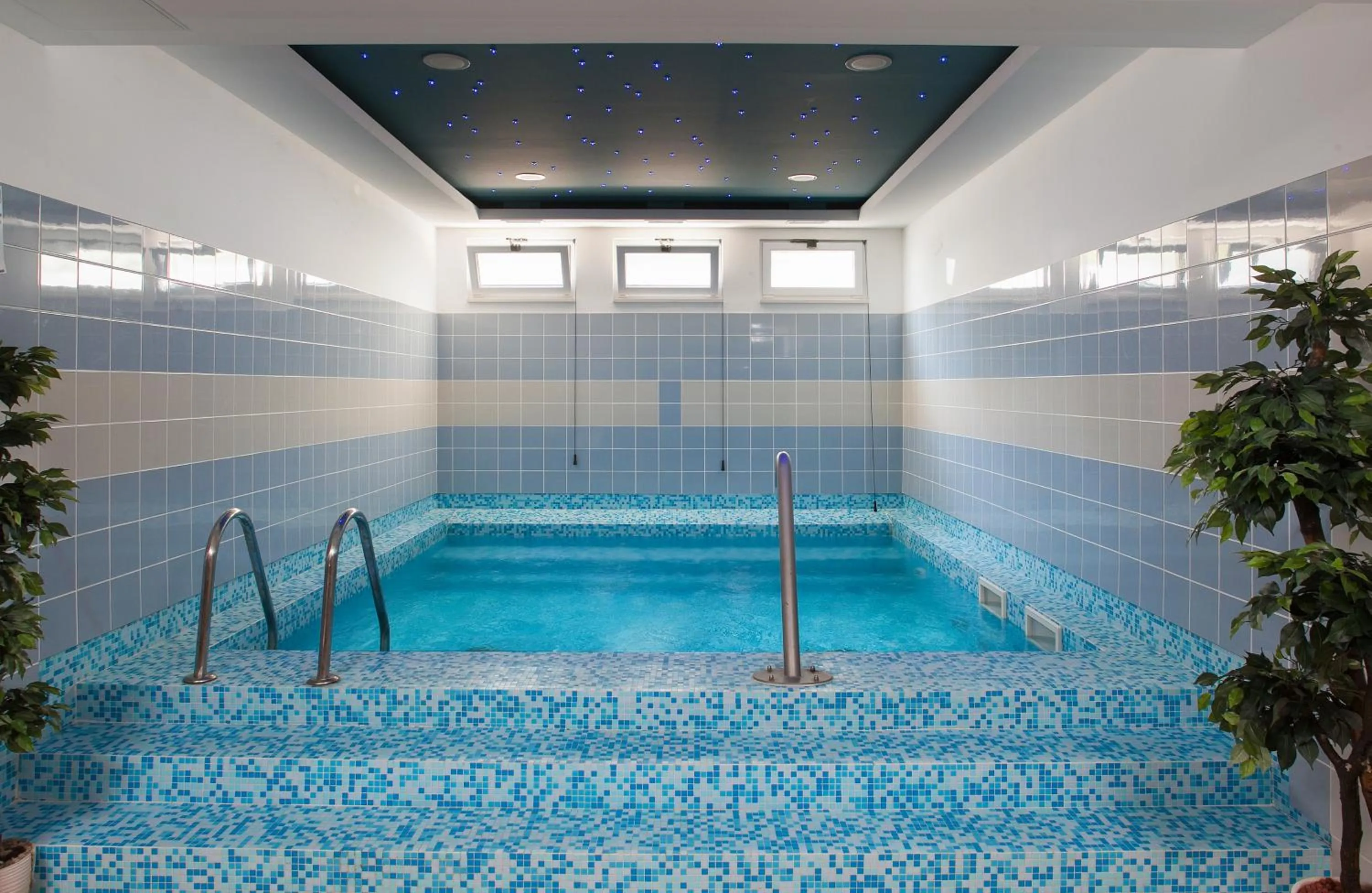 Swimming pool in Hotel Bella Vista