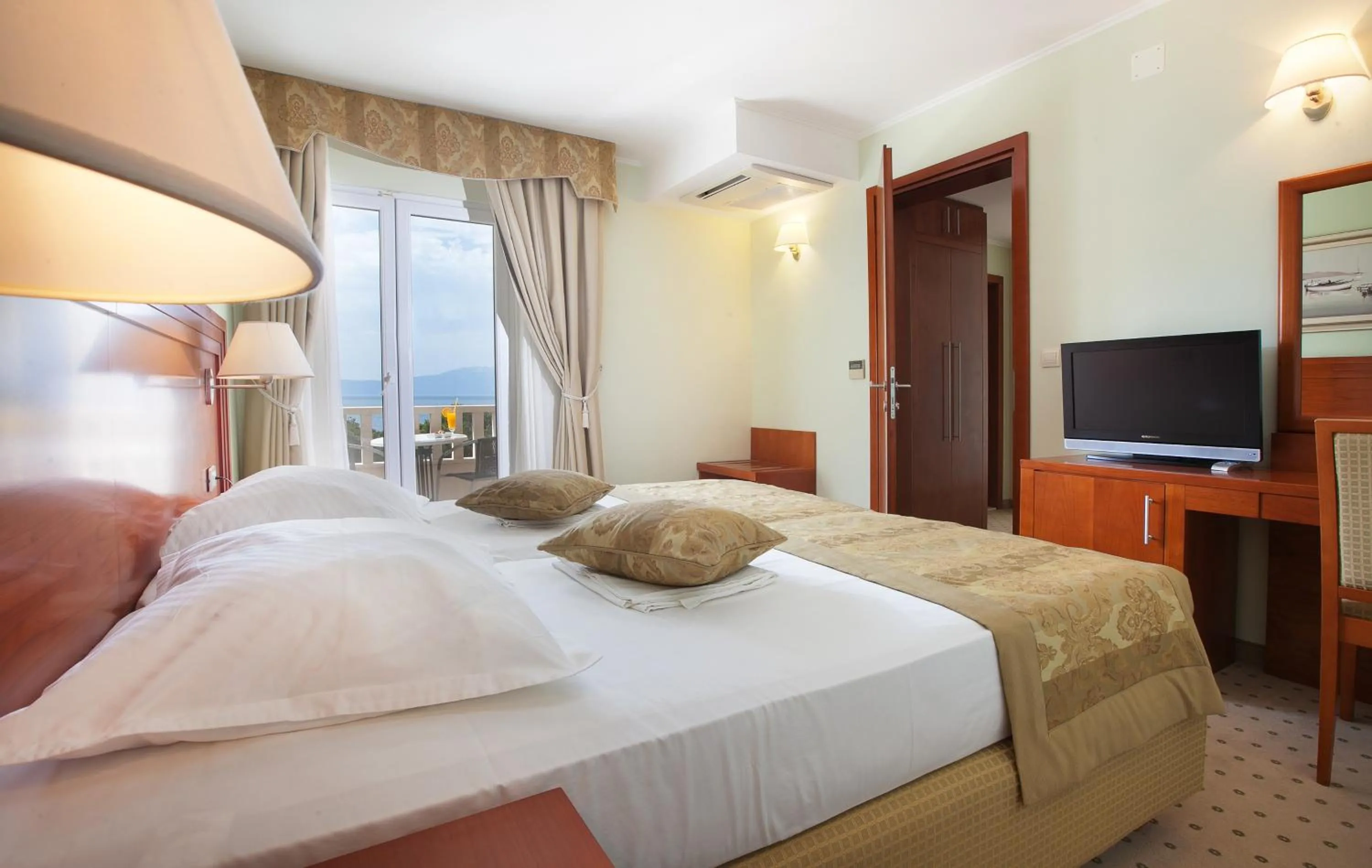 Bedroom, Bed in Hotel Bella Vista