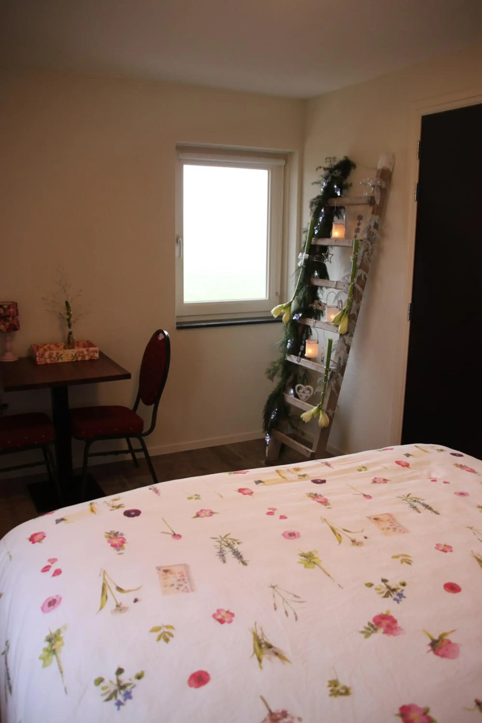 Twin Room with Shower - single occupancy in Bed and Breakfast De Volkelse Hooiberg Twin Room with Shower - single occupancy in Bed and Breakfast De Volkelse Hooiberg