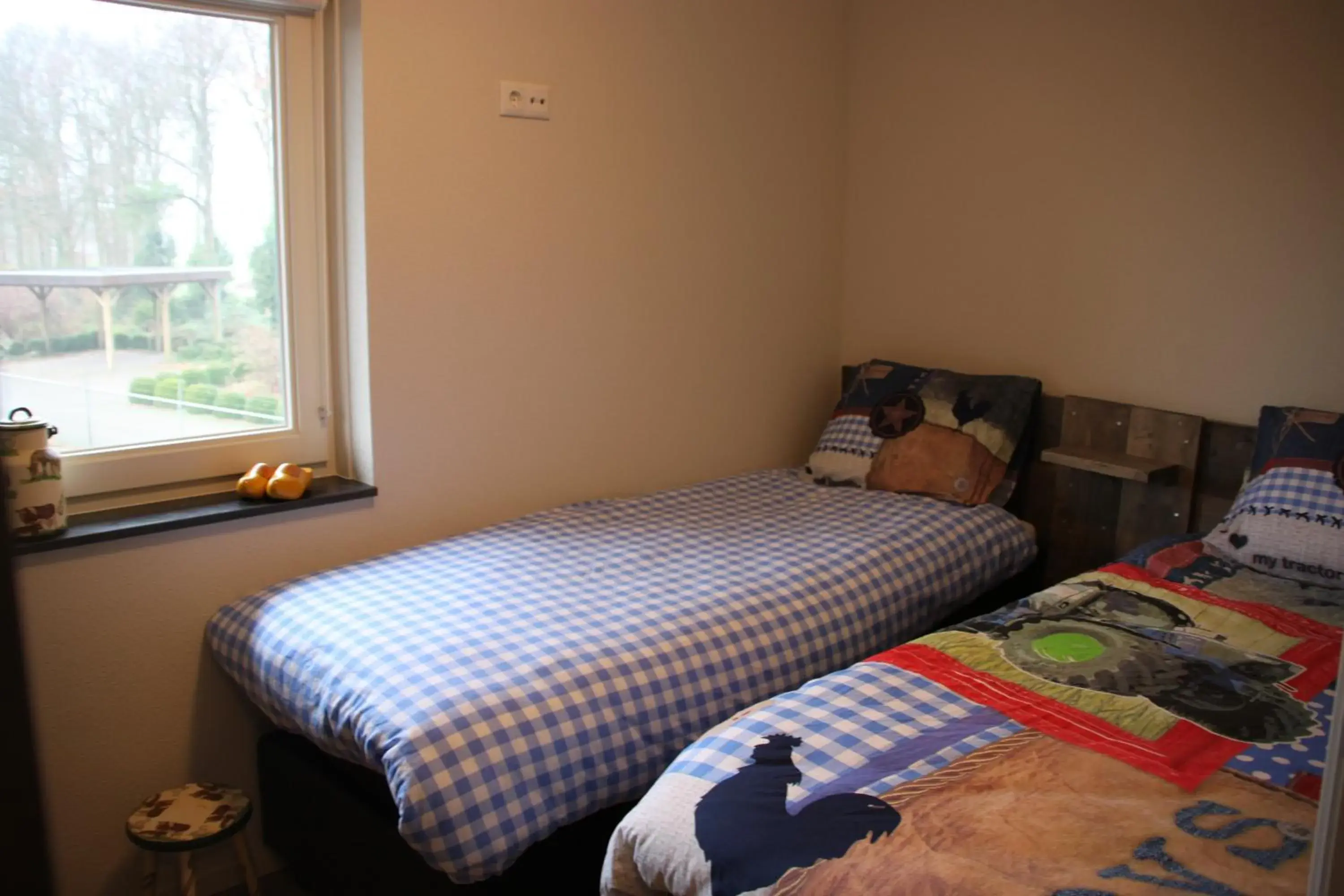 Single Room with Bathroom in Bed and Breakfast De Volkelse Hooiberg Single Room with Bathroom in Bed and Breakfast De Volkelse Hooiberg