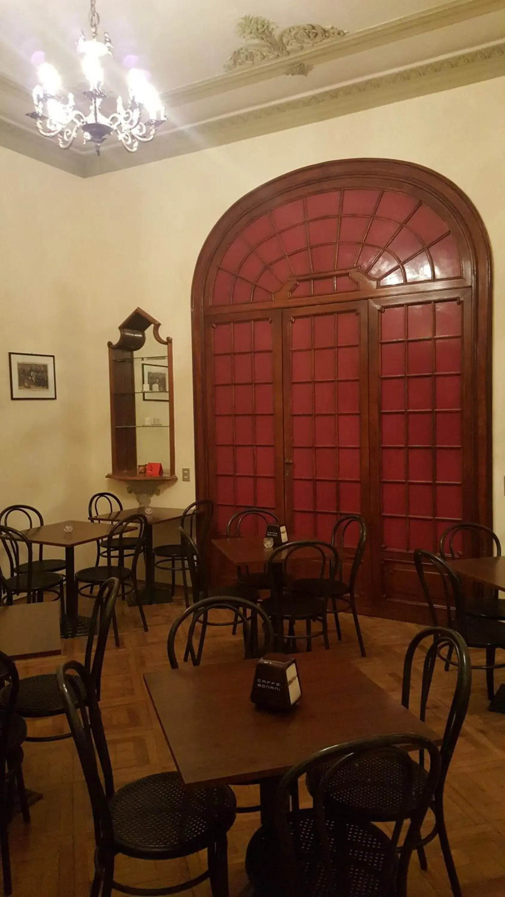 Restaurant/places to eat in Royal Suite Restaurant/places to eat in Royal Suite