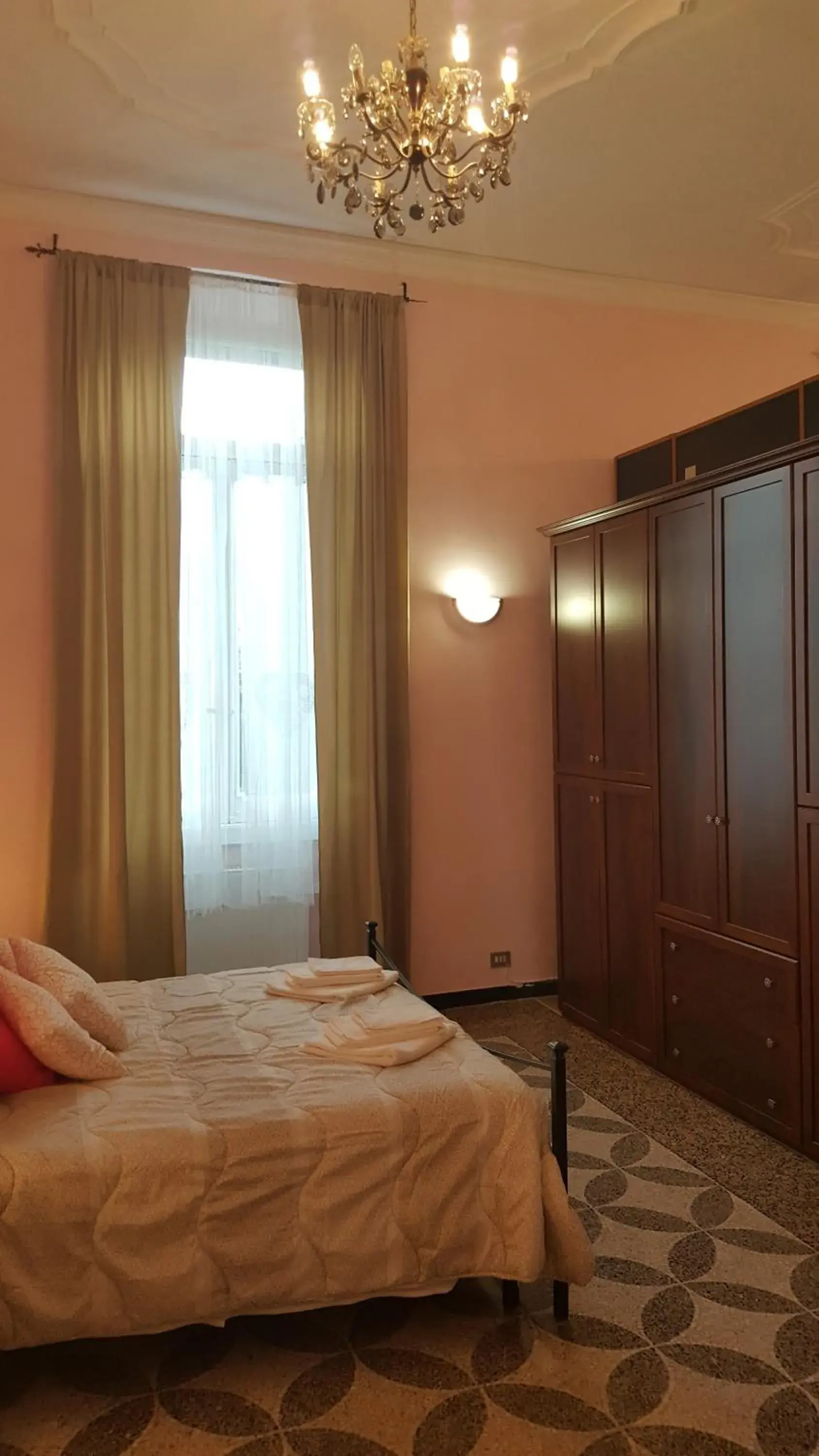 Photo of the whole room, Bed in Royal Suite Photo of the whole room, Bed in Royal Suite