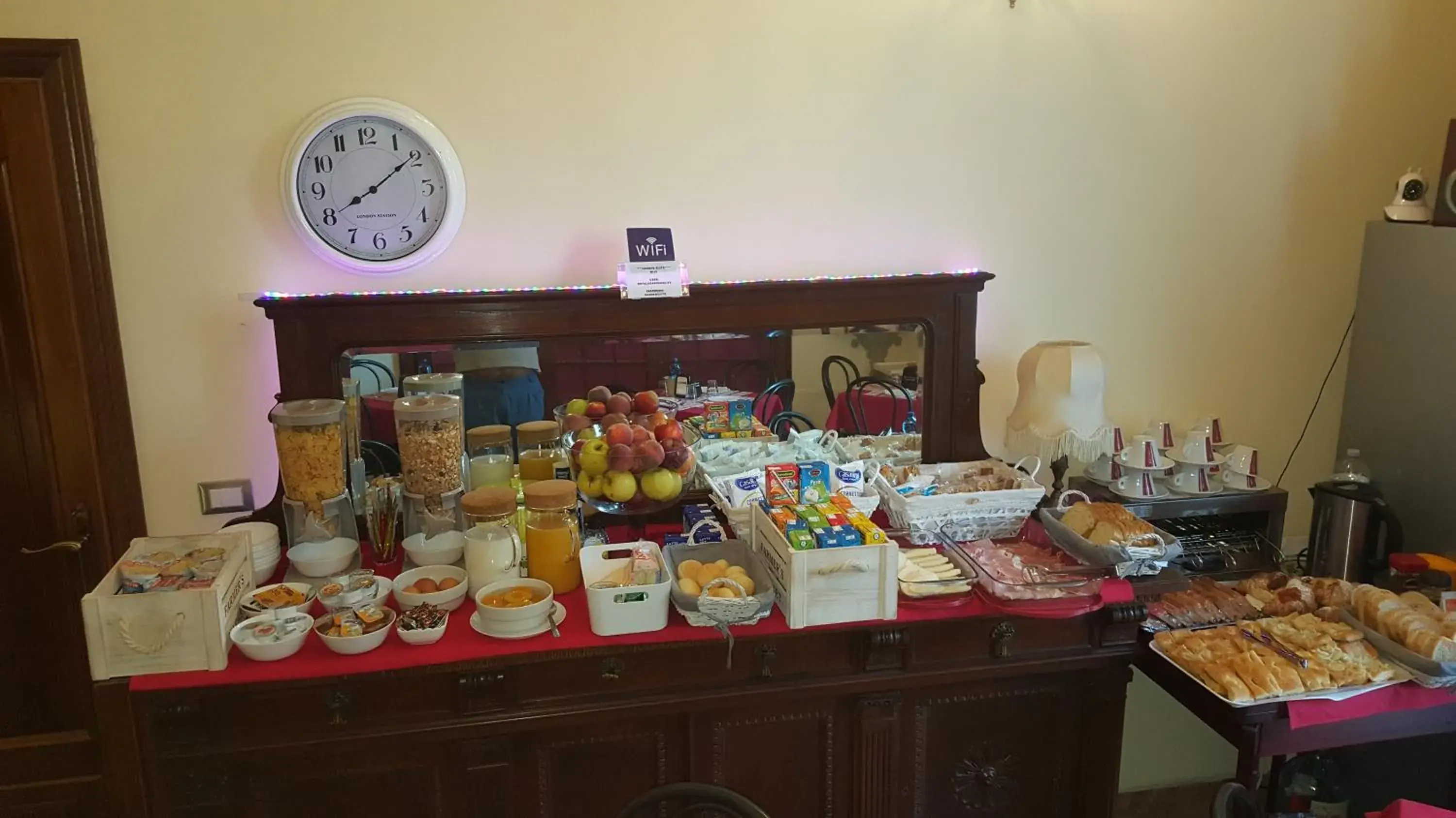 Restaurant/places to eat in Royal Suite Restaurant/places to eat in Royal Suite