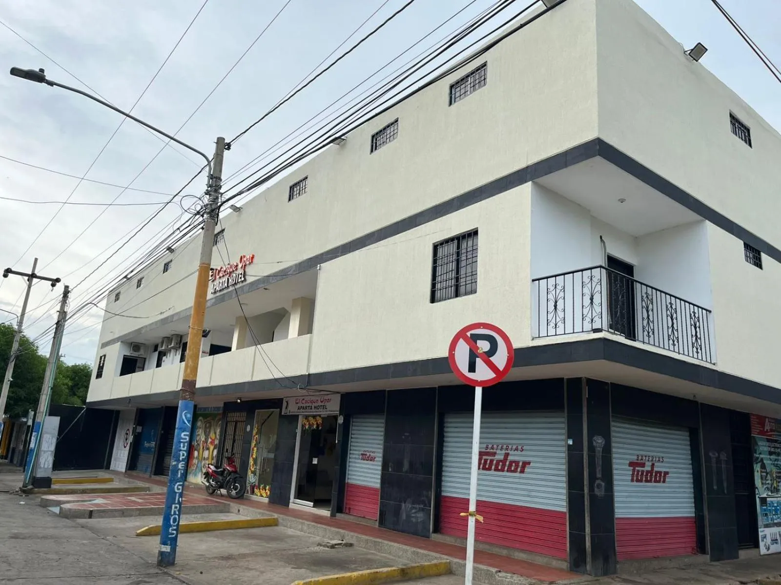 Aparta Hotel El Cacique Upar