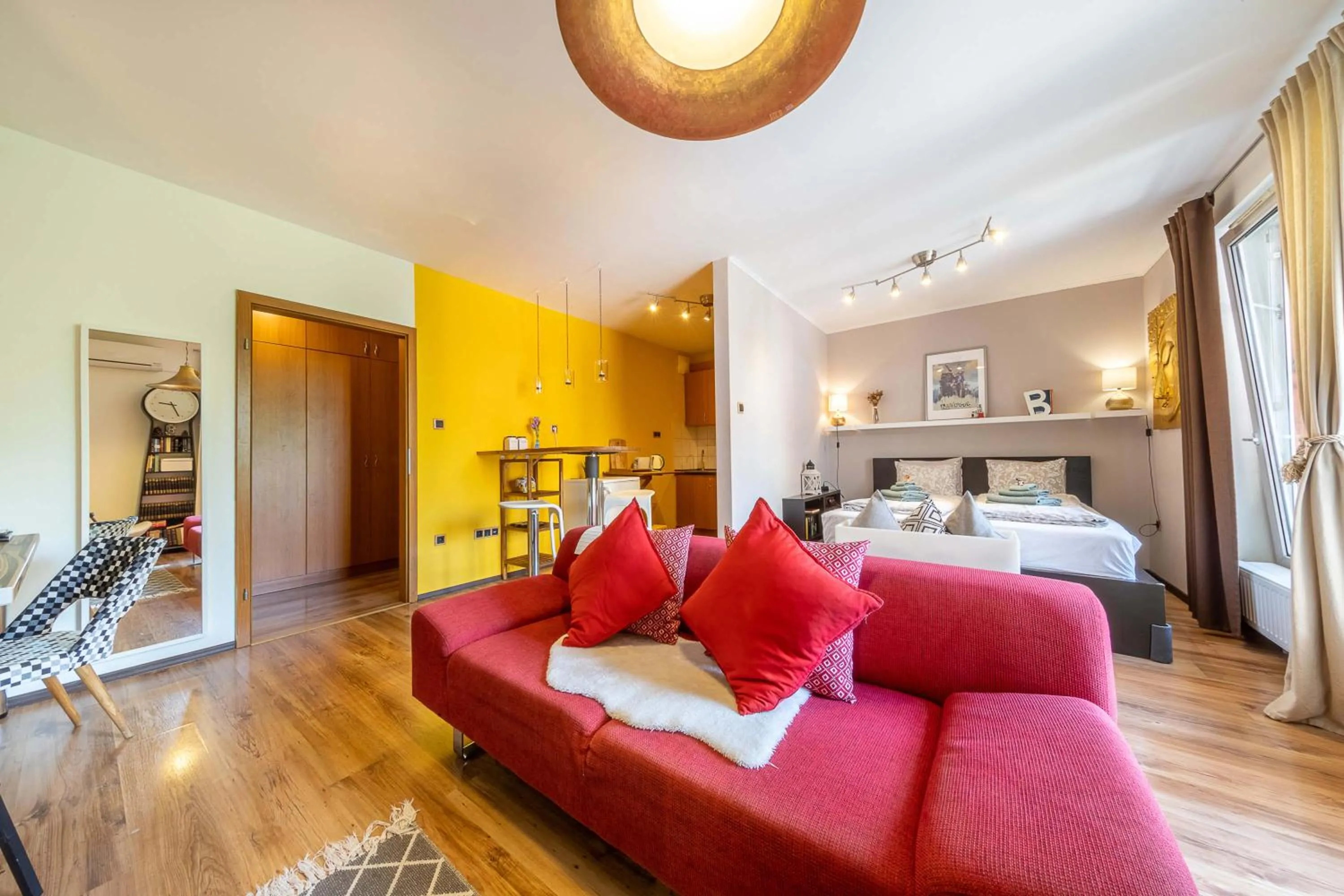 Photo of the whole room, Bed in Inspirarta Studio