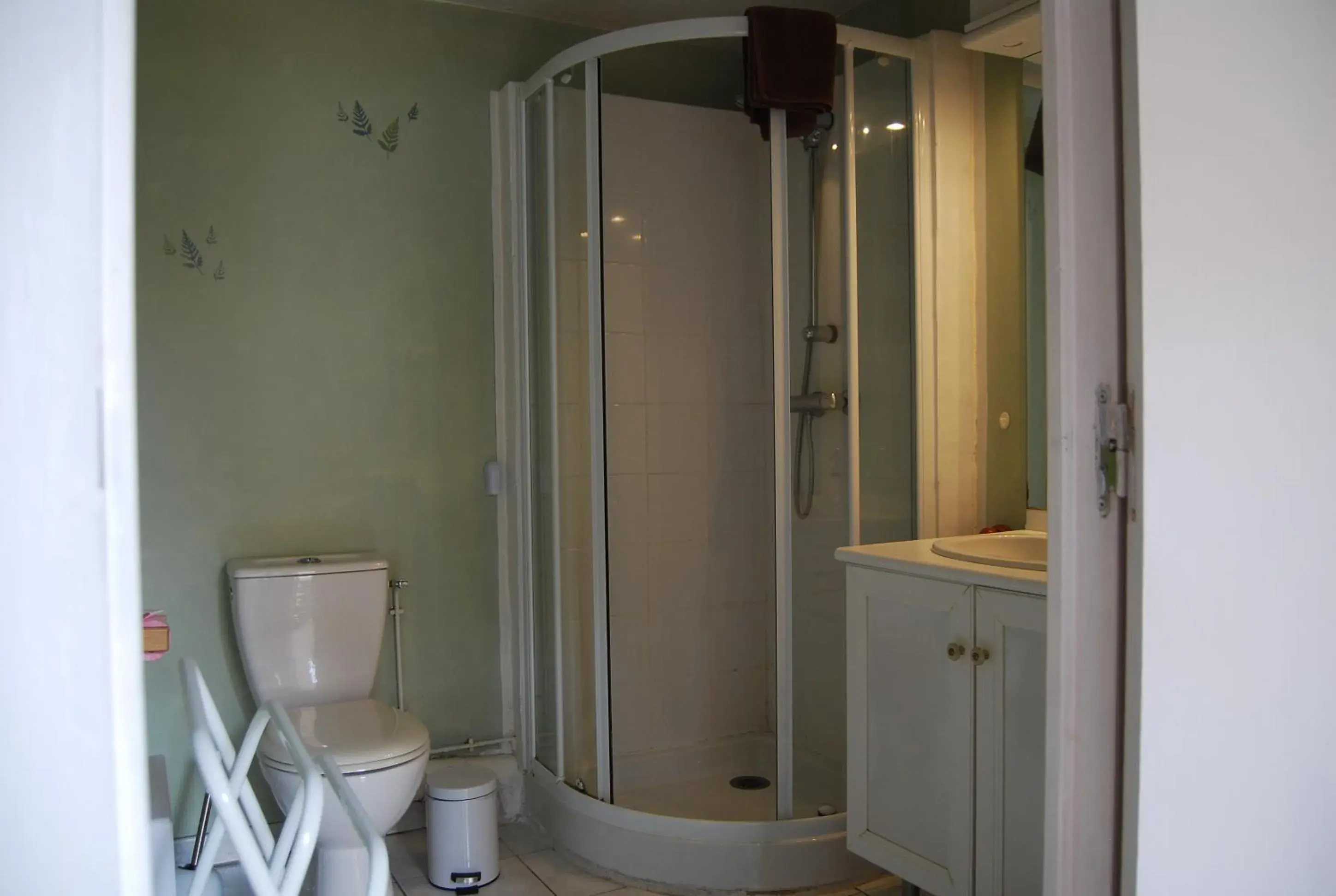 Family Room with Private Bathroom - single occupancy in La Pouillyzotte Family Room with Private Bathroom - single occupancy in La Pouillyzotte