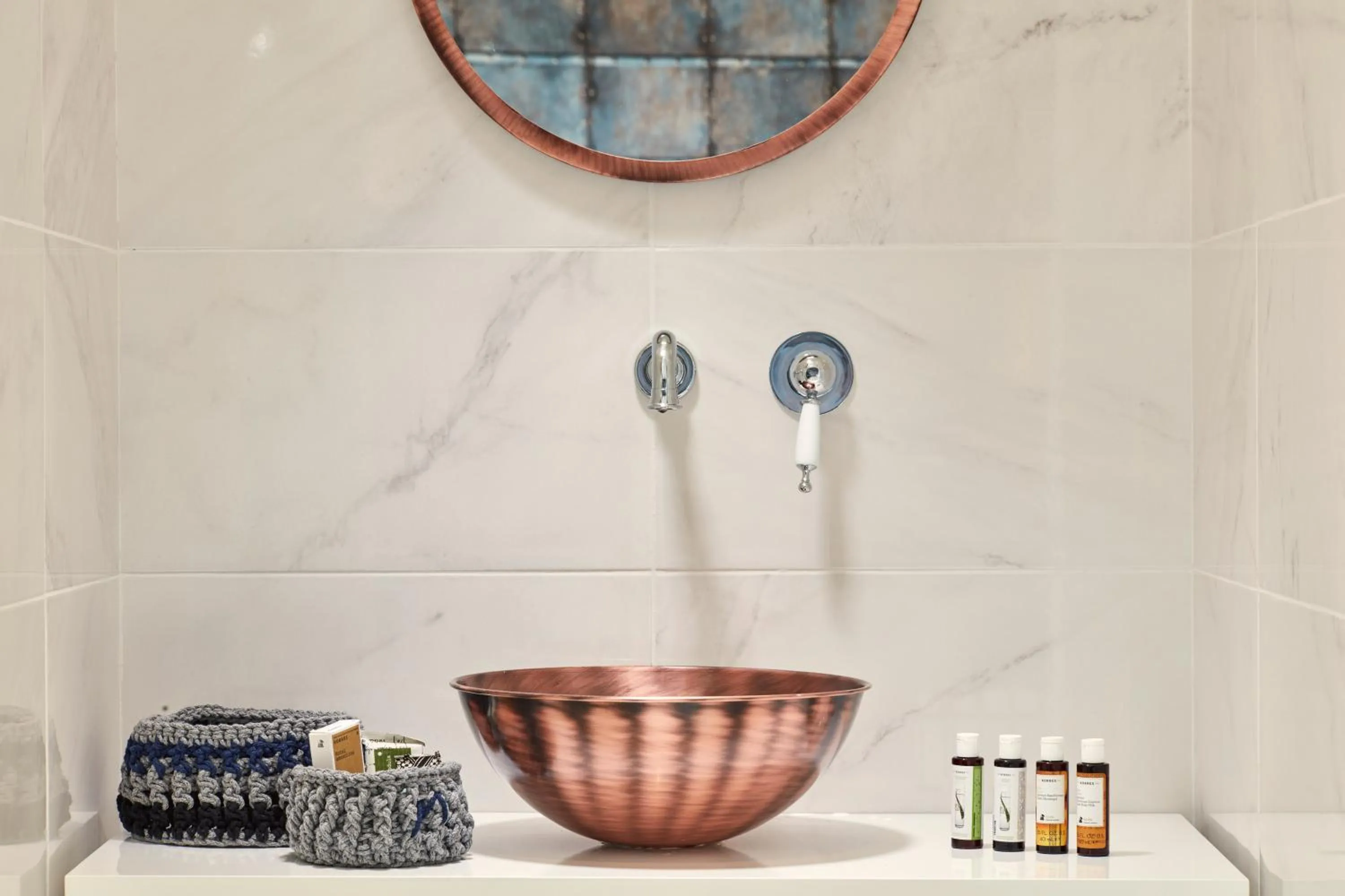 Bathroom in 18 Micon Str.