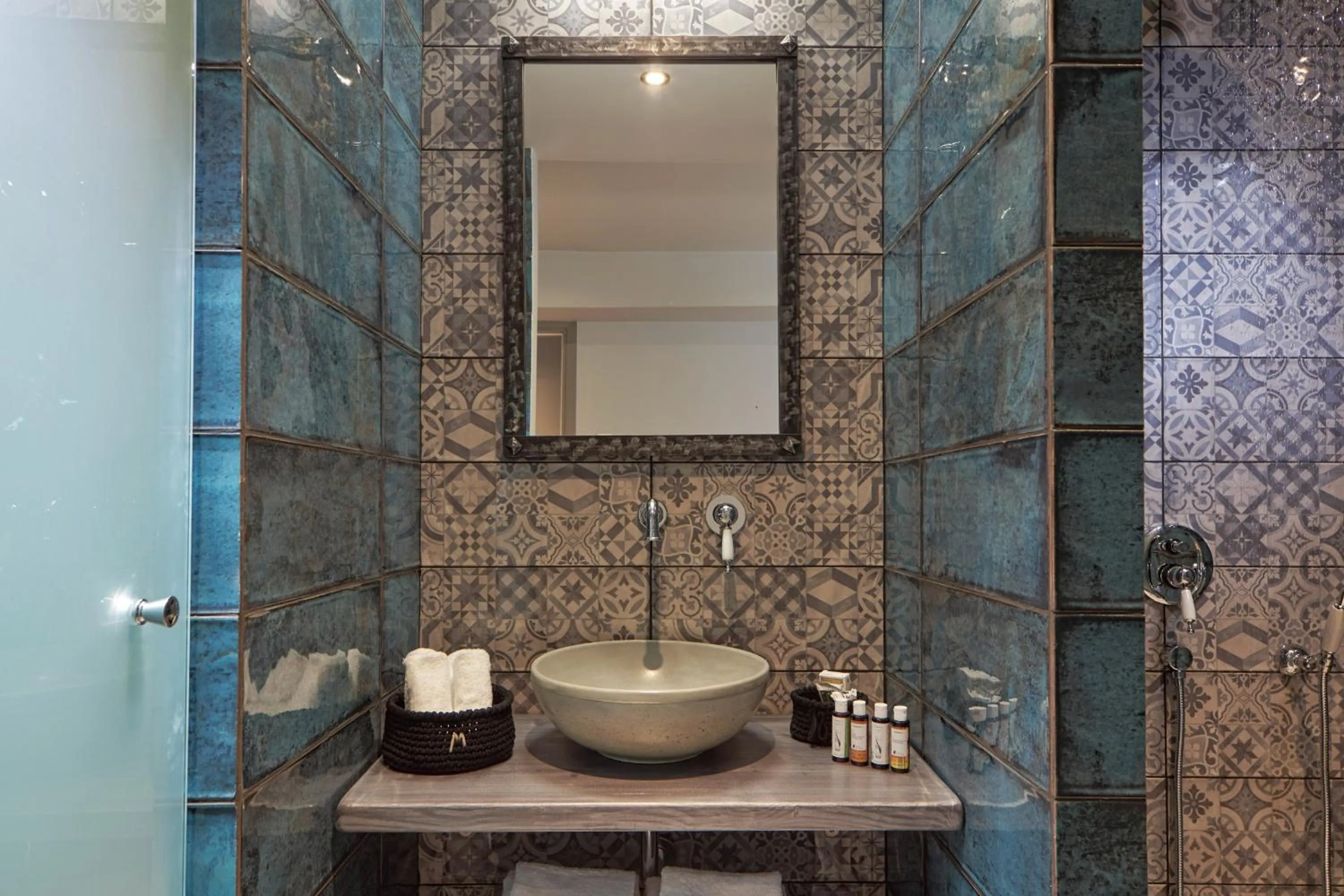 Bathroom in 18 Micon Str.