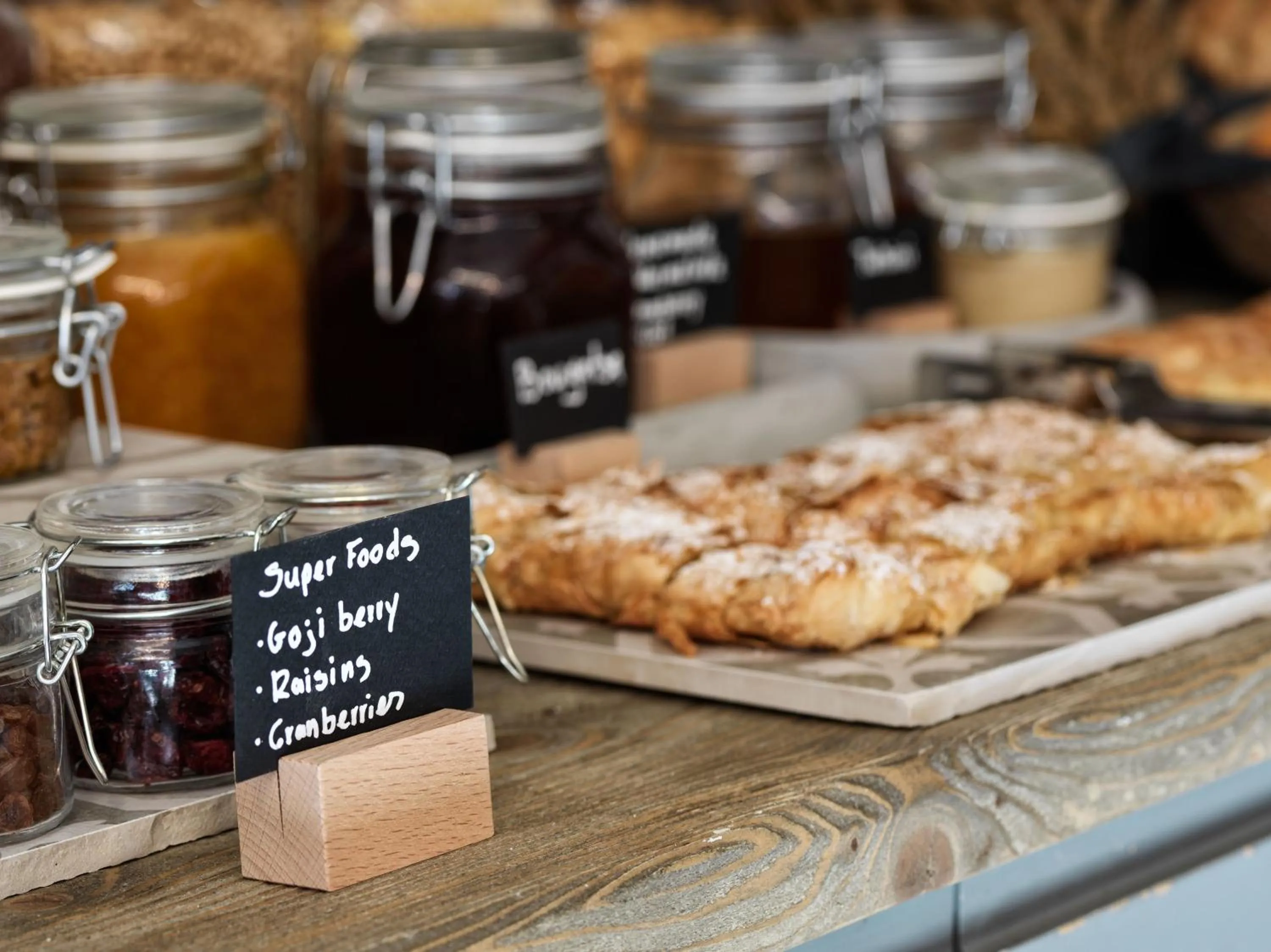 Breakfast in 18 Micon Str.