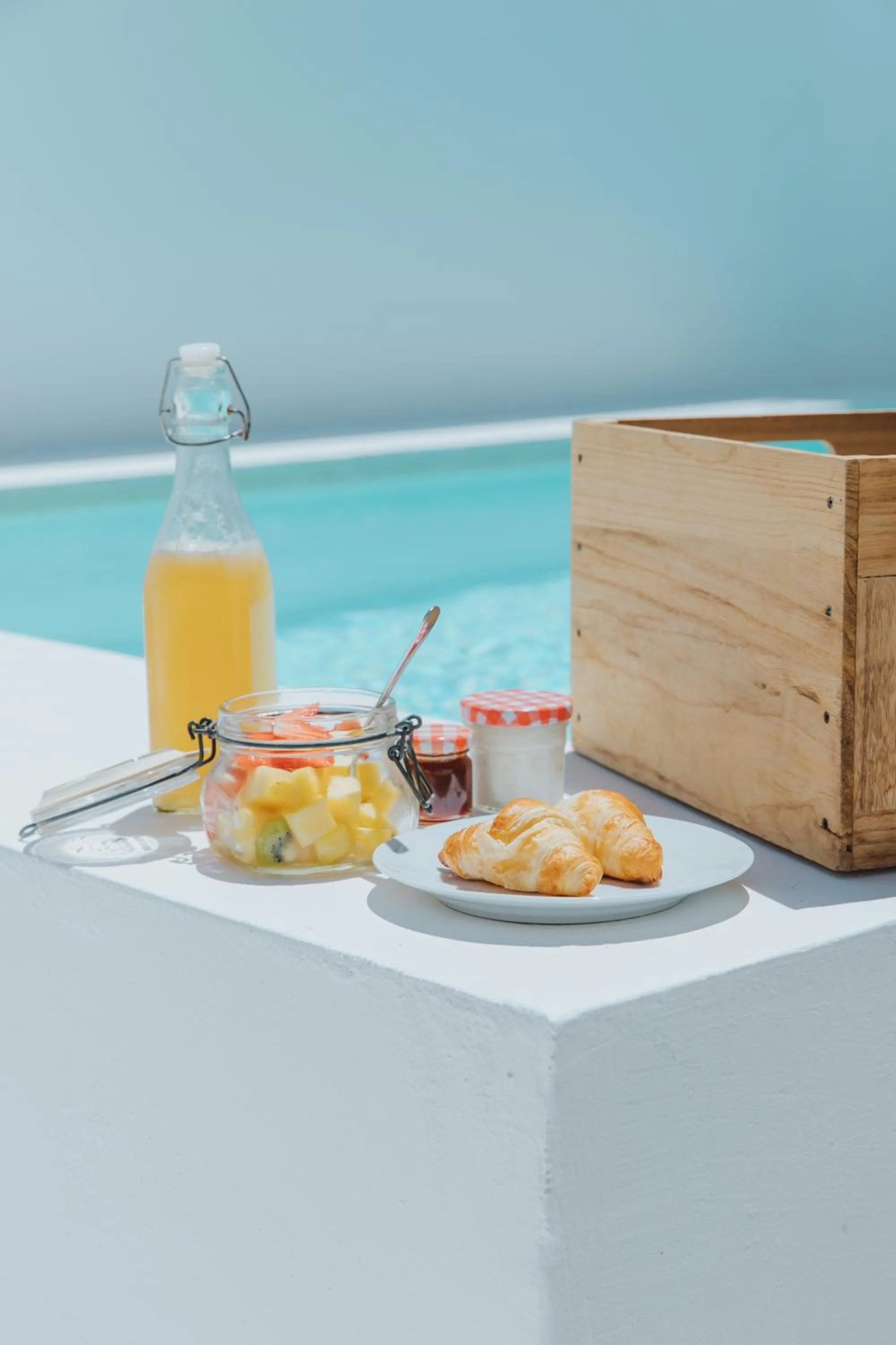 Breakfast in Senhora do Cabo Meco Homy Holidays