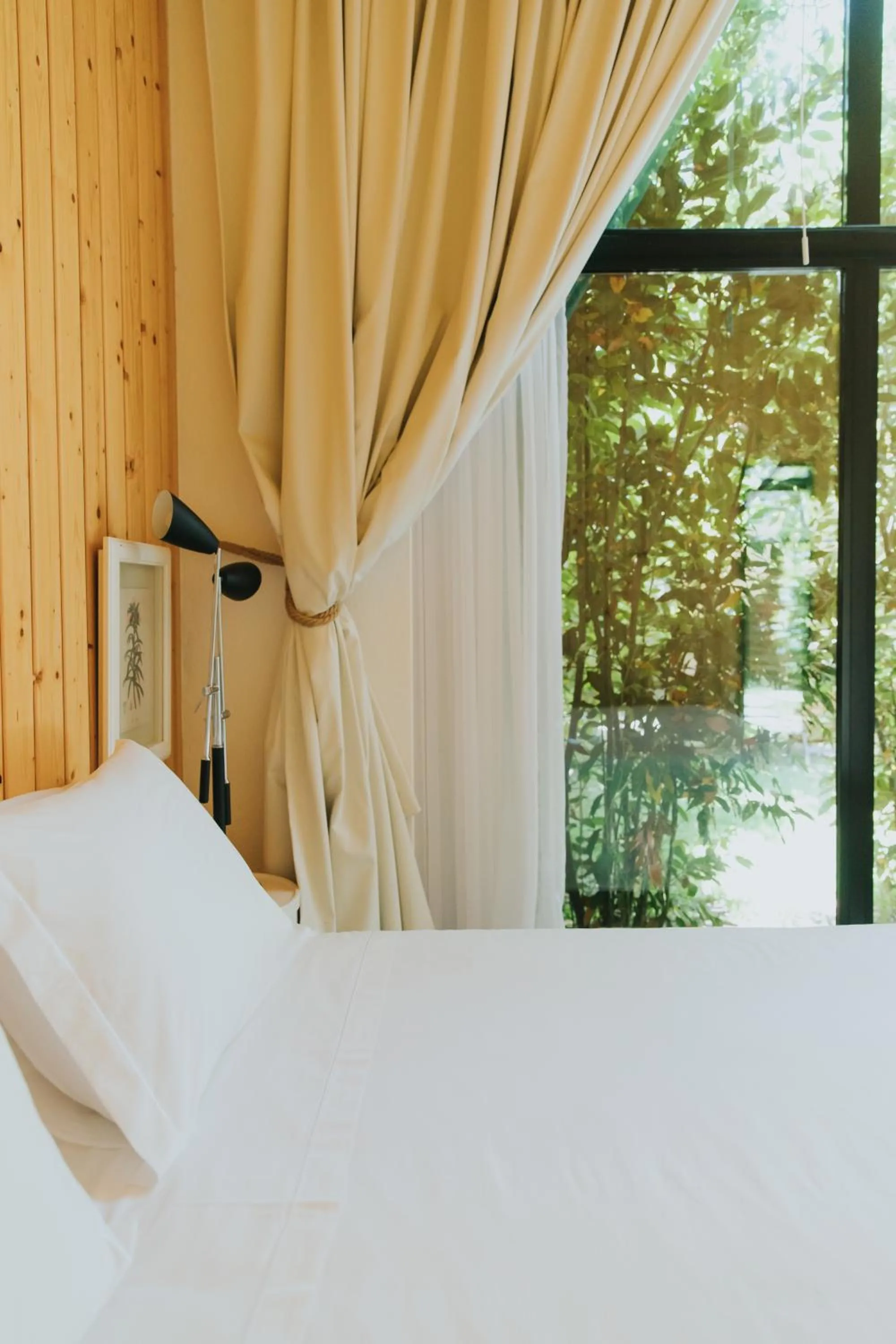 Bed in Senhora do Cabo Meco Homy Holidays