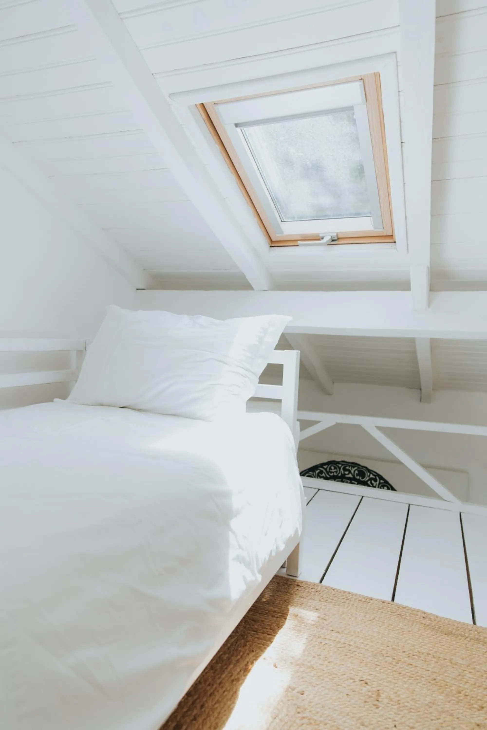 Bed in Senhora do Cabo Meco Homy Holidays