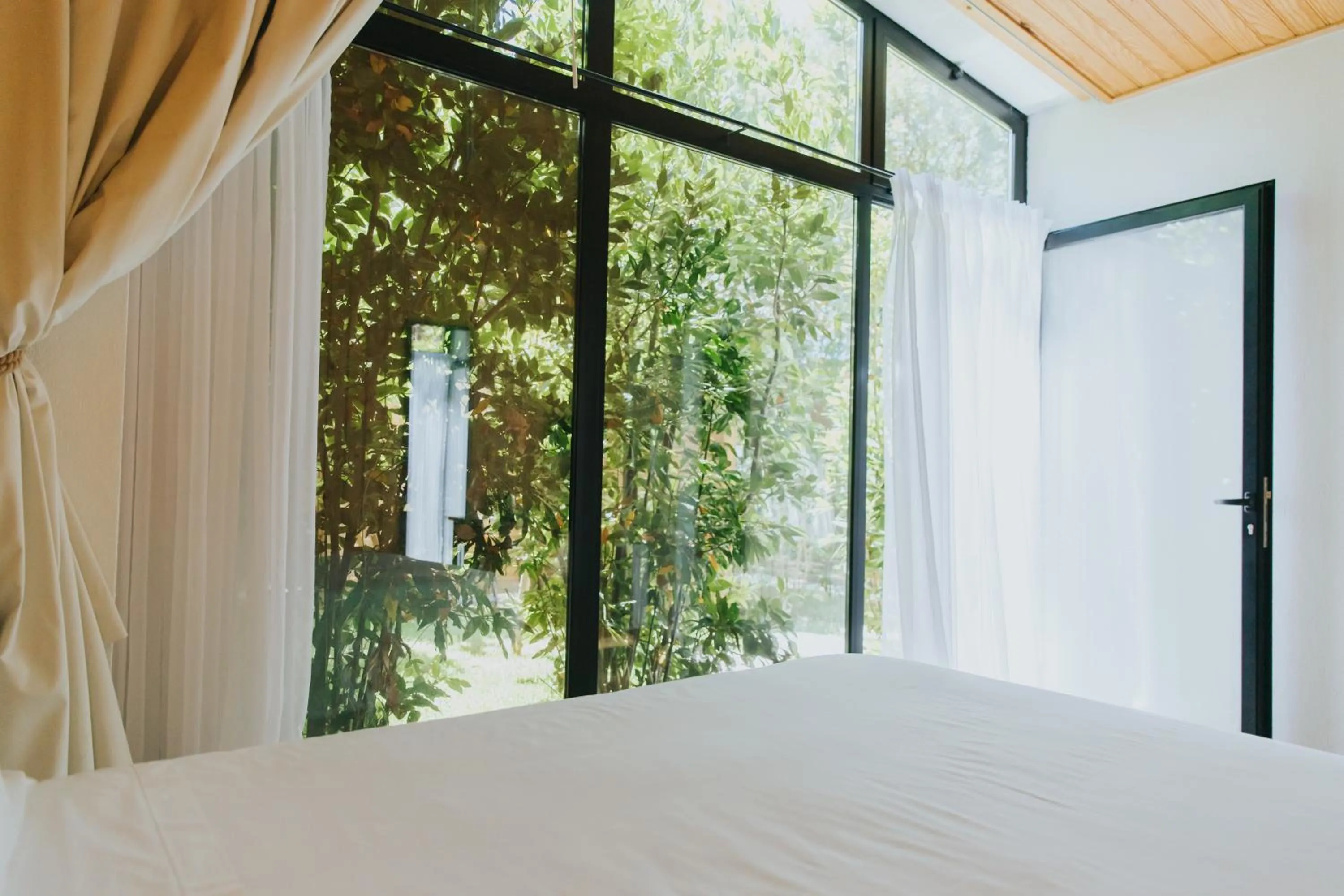 View (from property/room), Bed in Senhora do Cabo Meco Homy Holidays